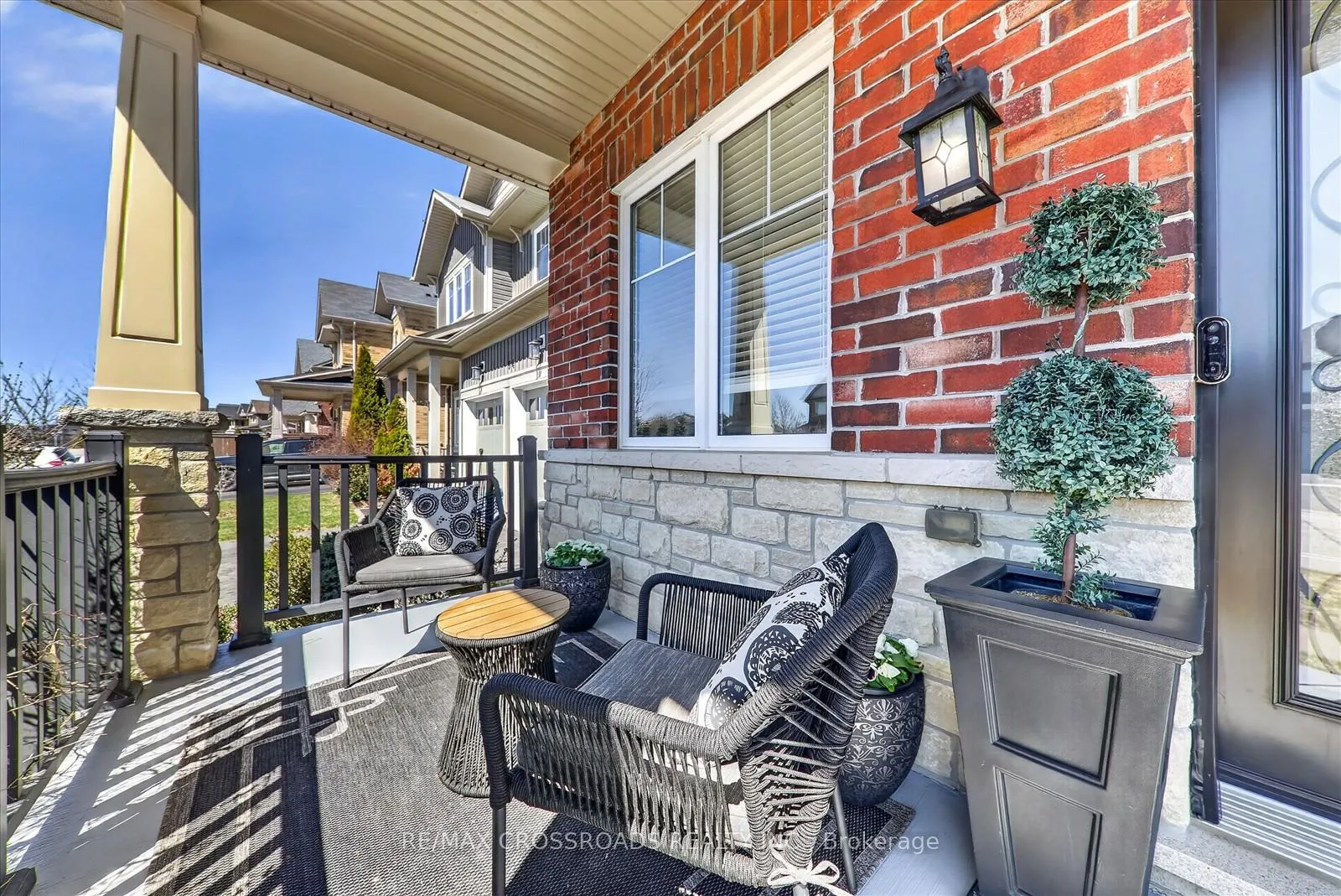 Photo 4 of 98 Britannia Avenue E, Oshawa, Windfields — HOMEH