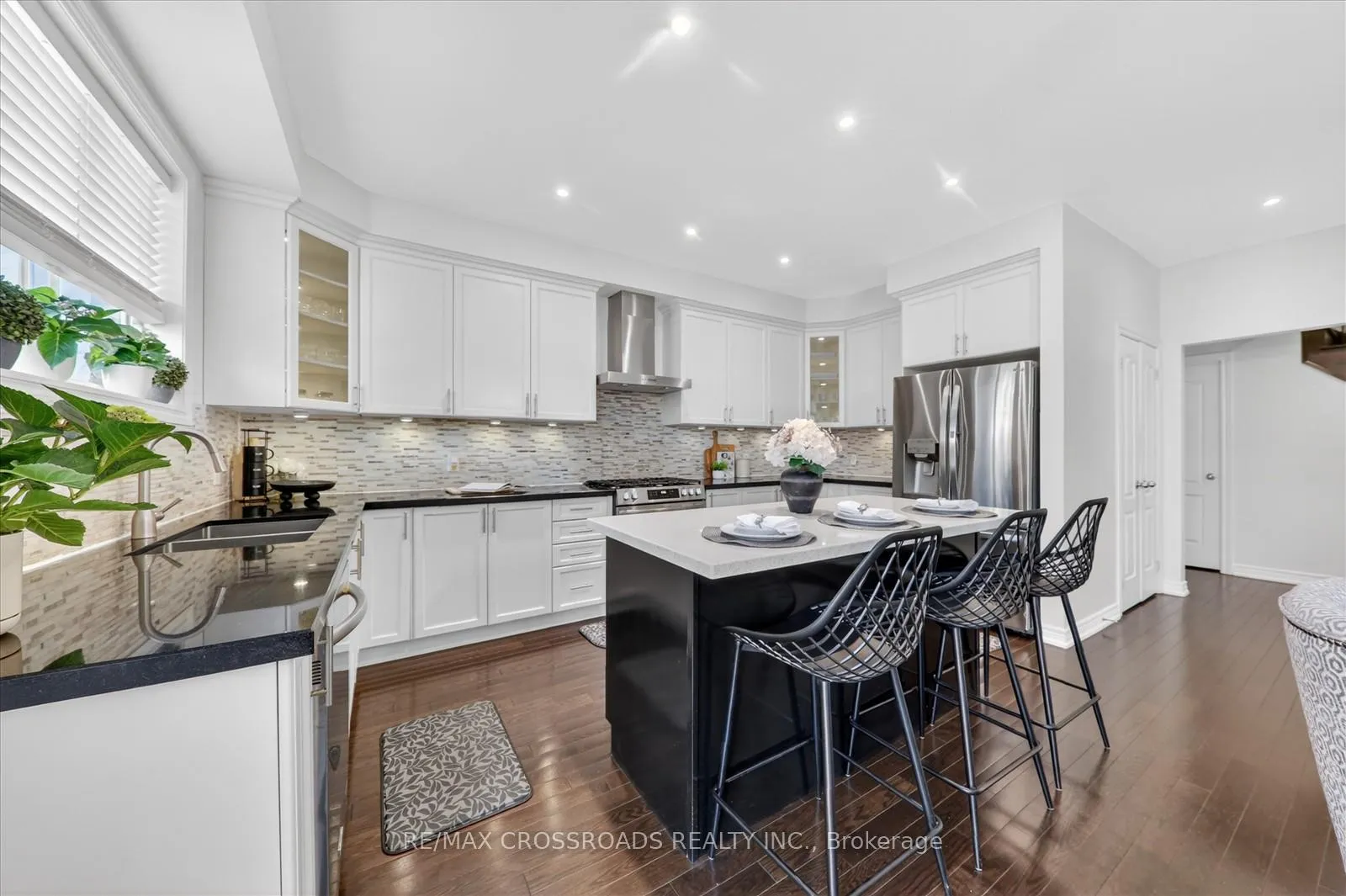 Photo 15 of 98 Britannia Avenue E, Oshawa, Windfields — HOMEH