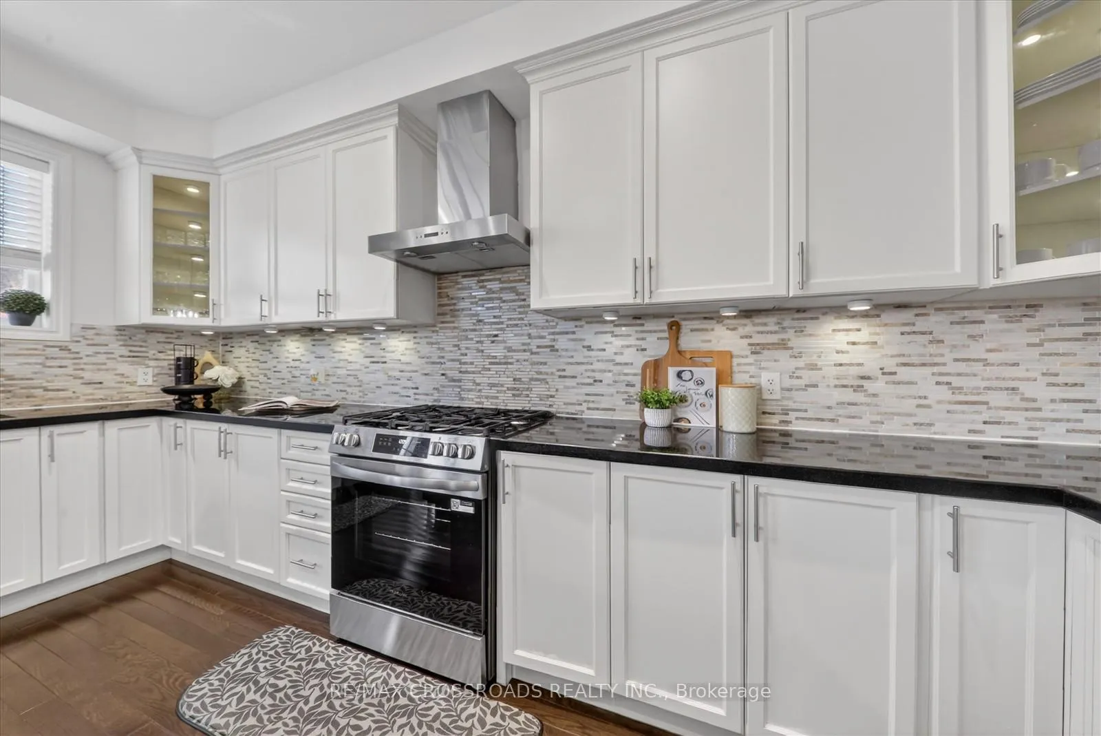 Photo 16 of 98 Britannia Avenue E, Oshawa, Windfields — HOMEH