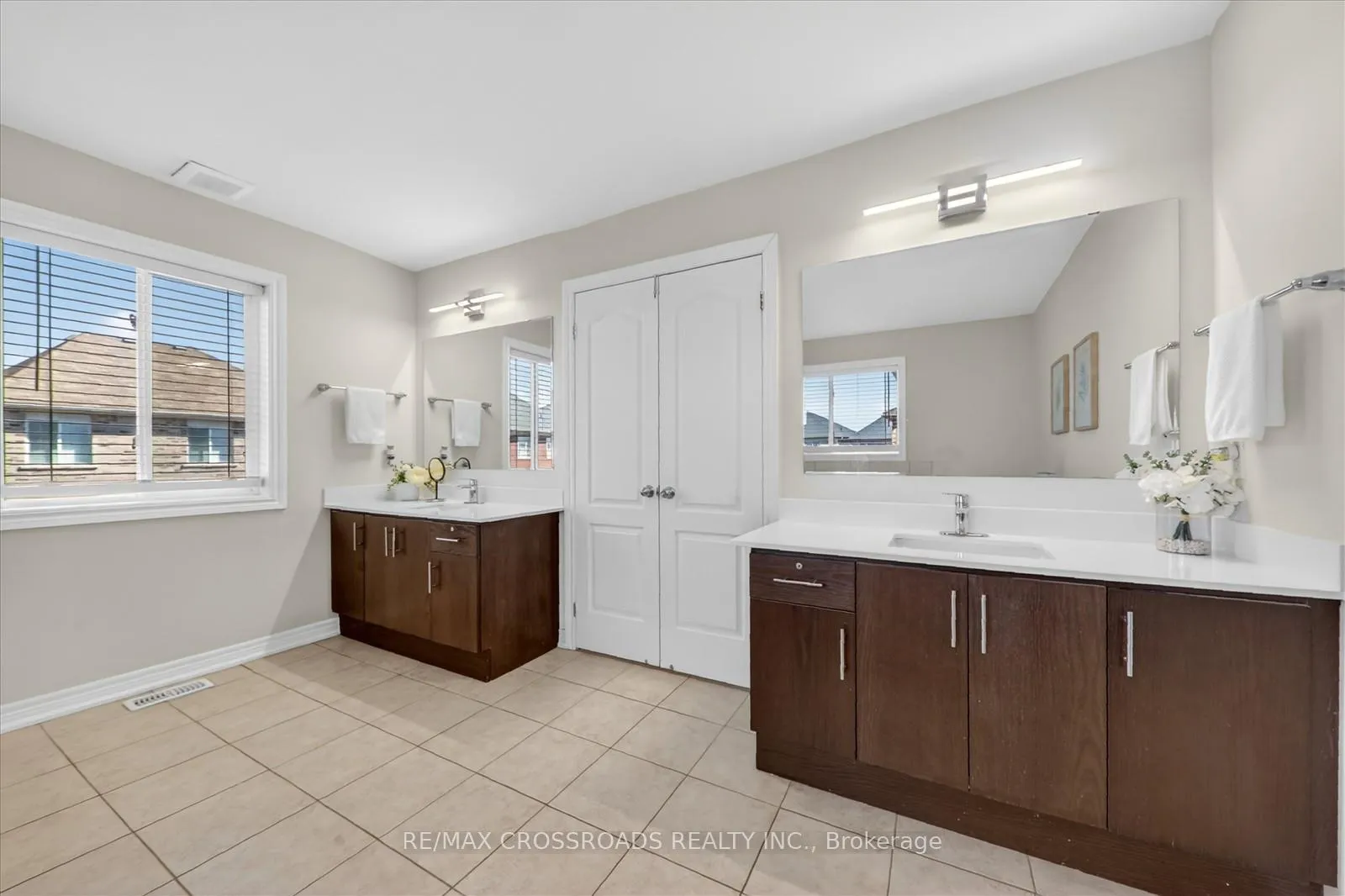 Photo 26 of 98 Britannia Avenue E, Oshawa, Windfields — HOMEH