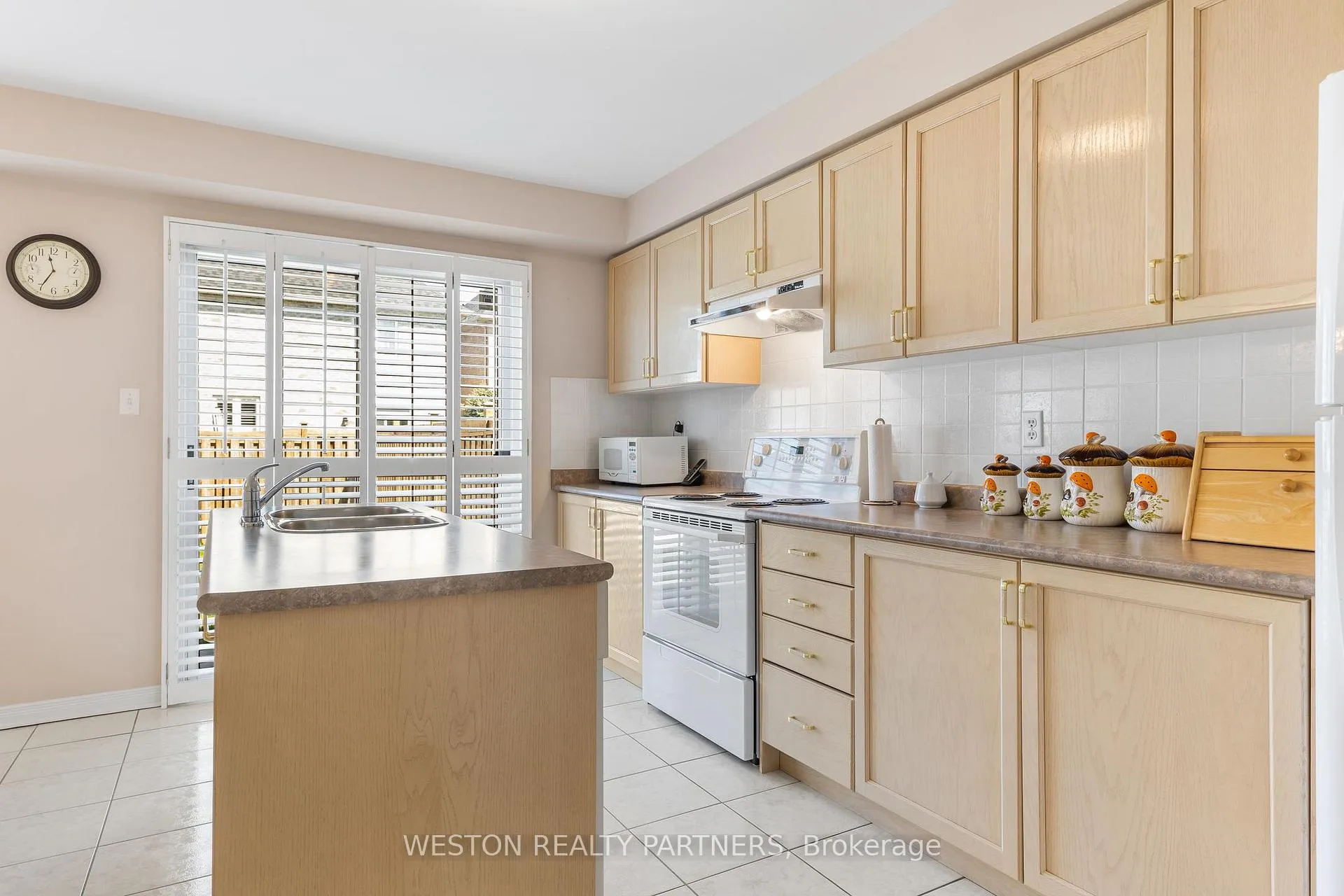 Photo 9 of 142 Trail Ridge Lane, Markham, Berczy — HOMEH