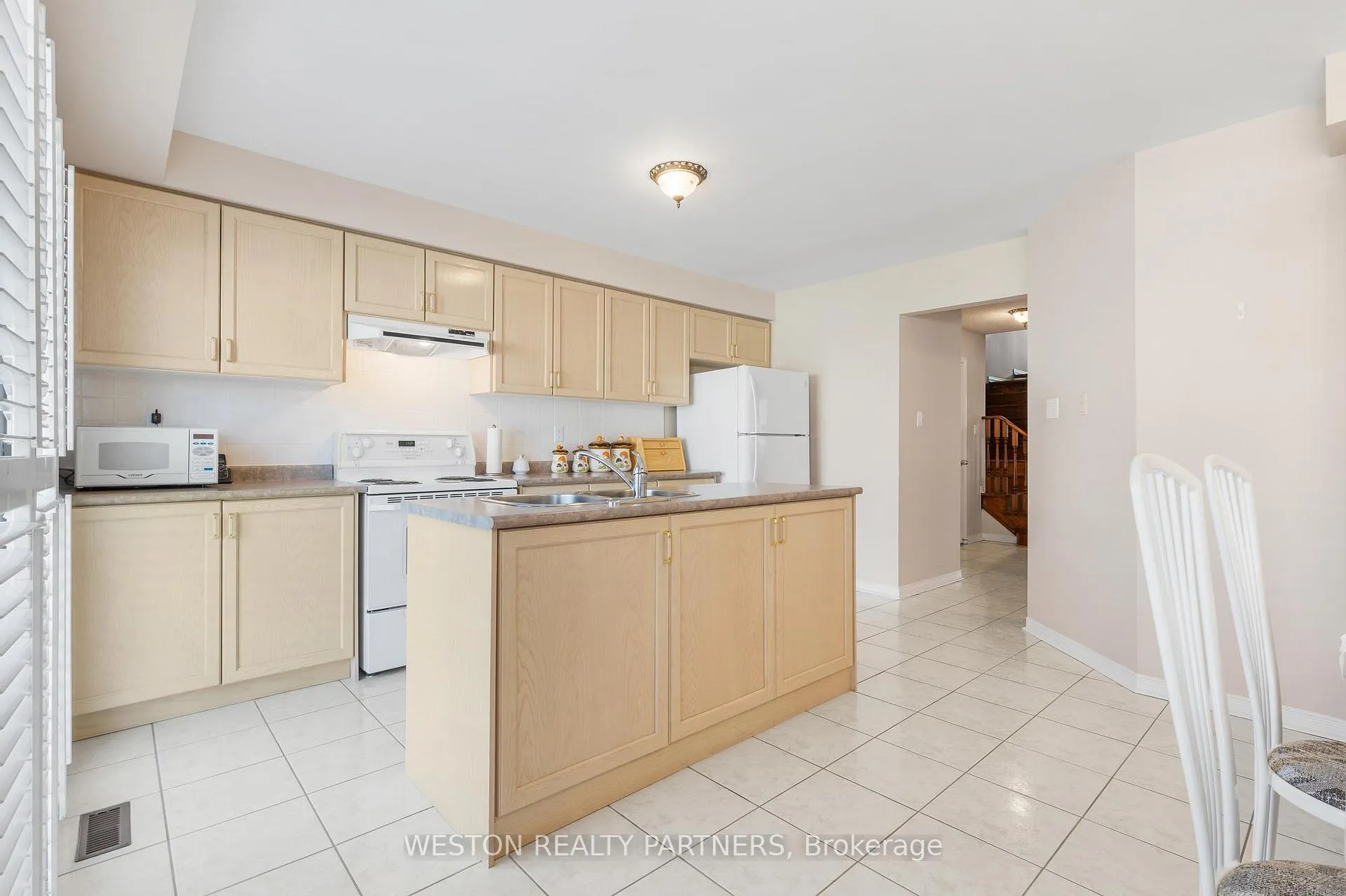Photo 11 of 142 Trail Ridge Lane, Markham, Berczy — HOMEH