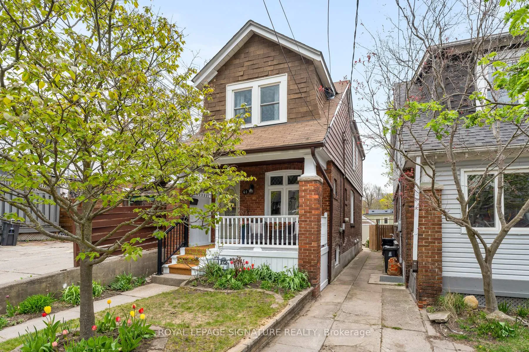 Photo 2 of 41 Firstrbooke Road, Toronto, East End-Danforth — HOMEH