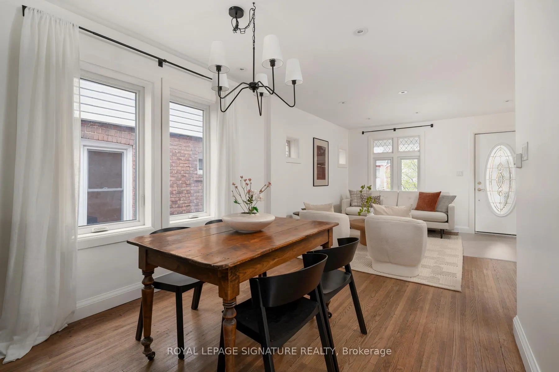 Photo 10 of 41 Firstrbooke Road, Toronto, East End-Danforth — HOMEH