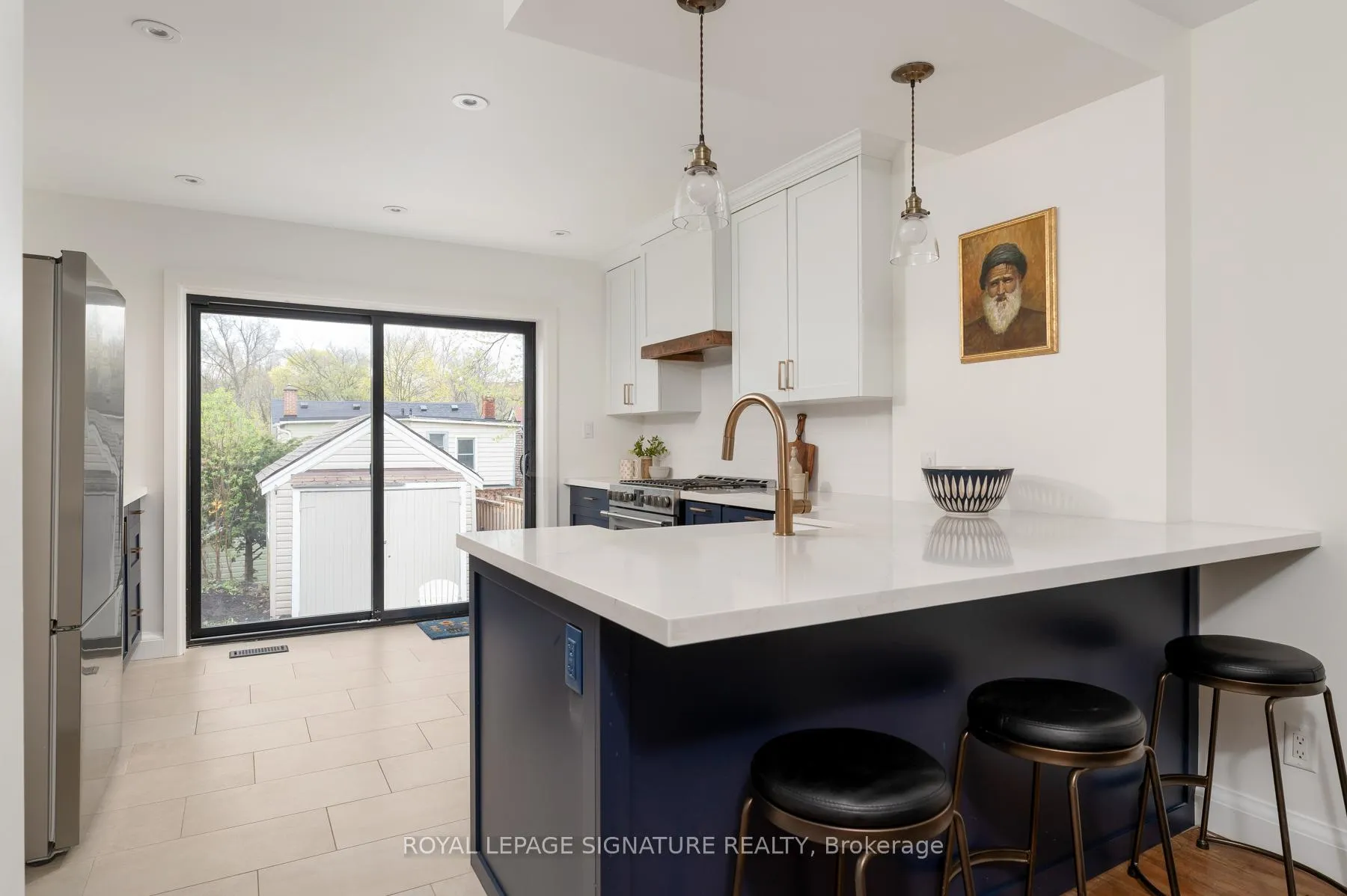 Photo 11 of 41 Firstrbooke Road, Toronto, East End-Danforth — HOMEH