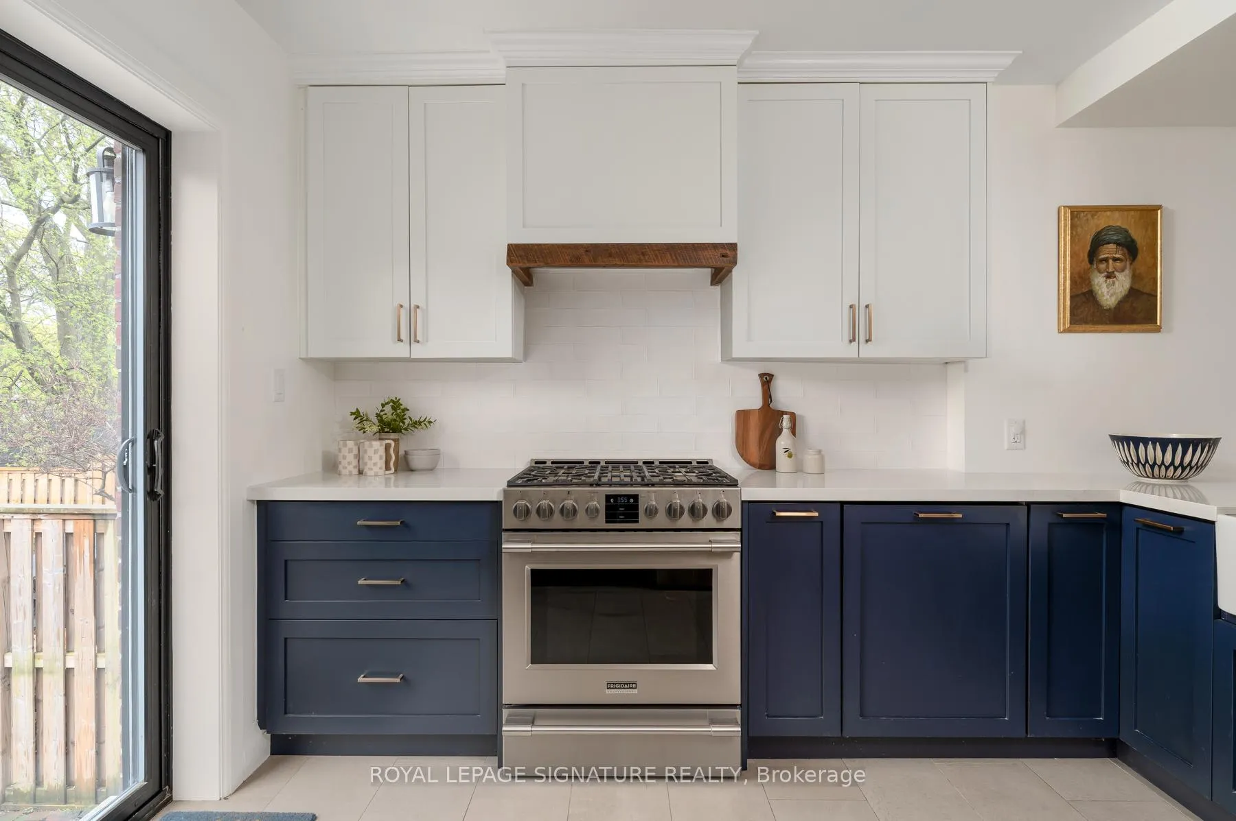 Photo 13 of 41 Firstrbooke Road, Toronto, East End-Danforth — HOMEH