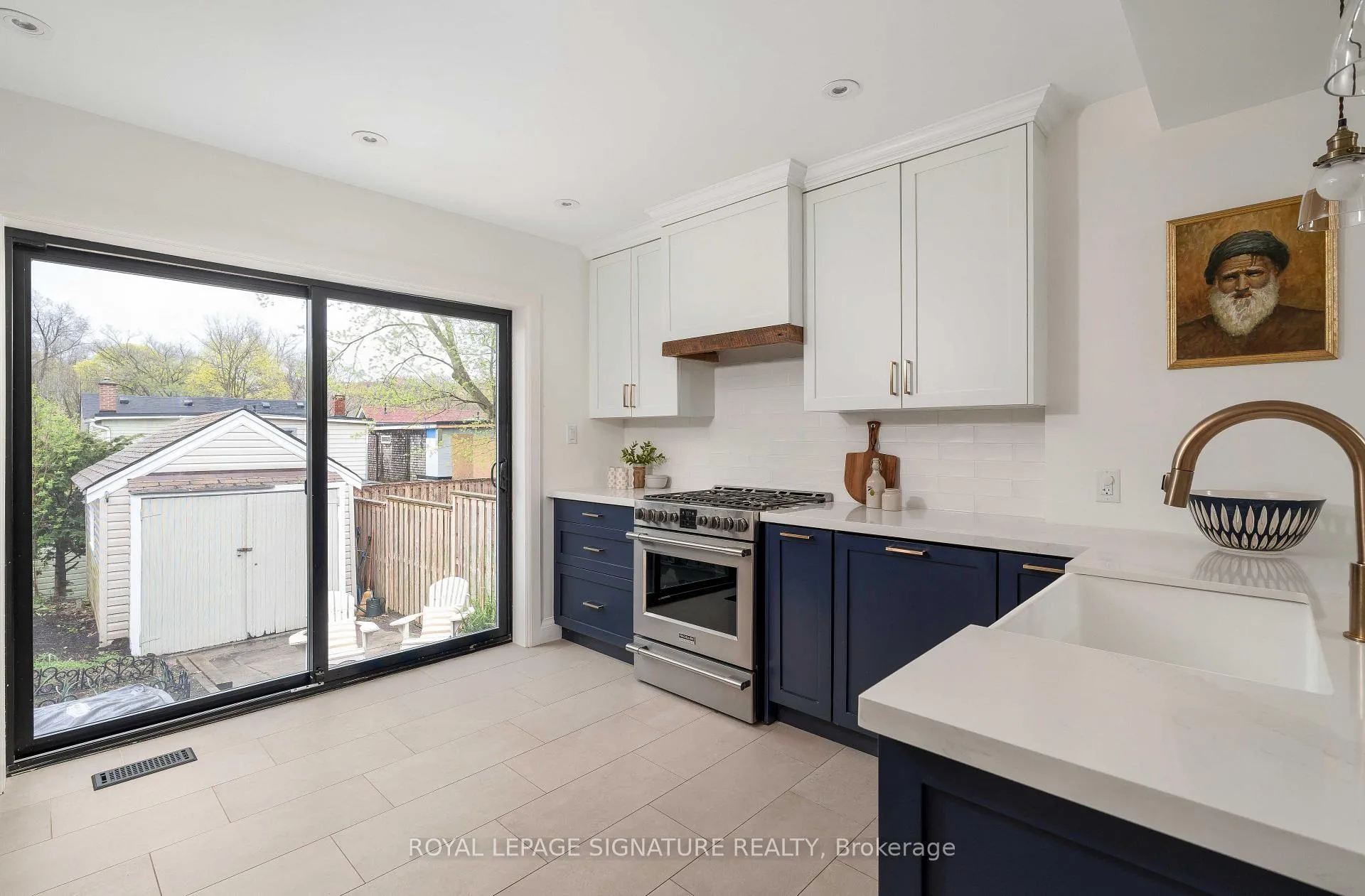 Photo 14 of 41 Firstrbooke Road, Toronto, East End-Danforth — HOMEH
