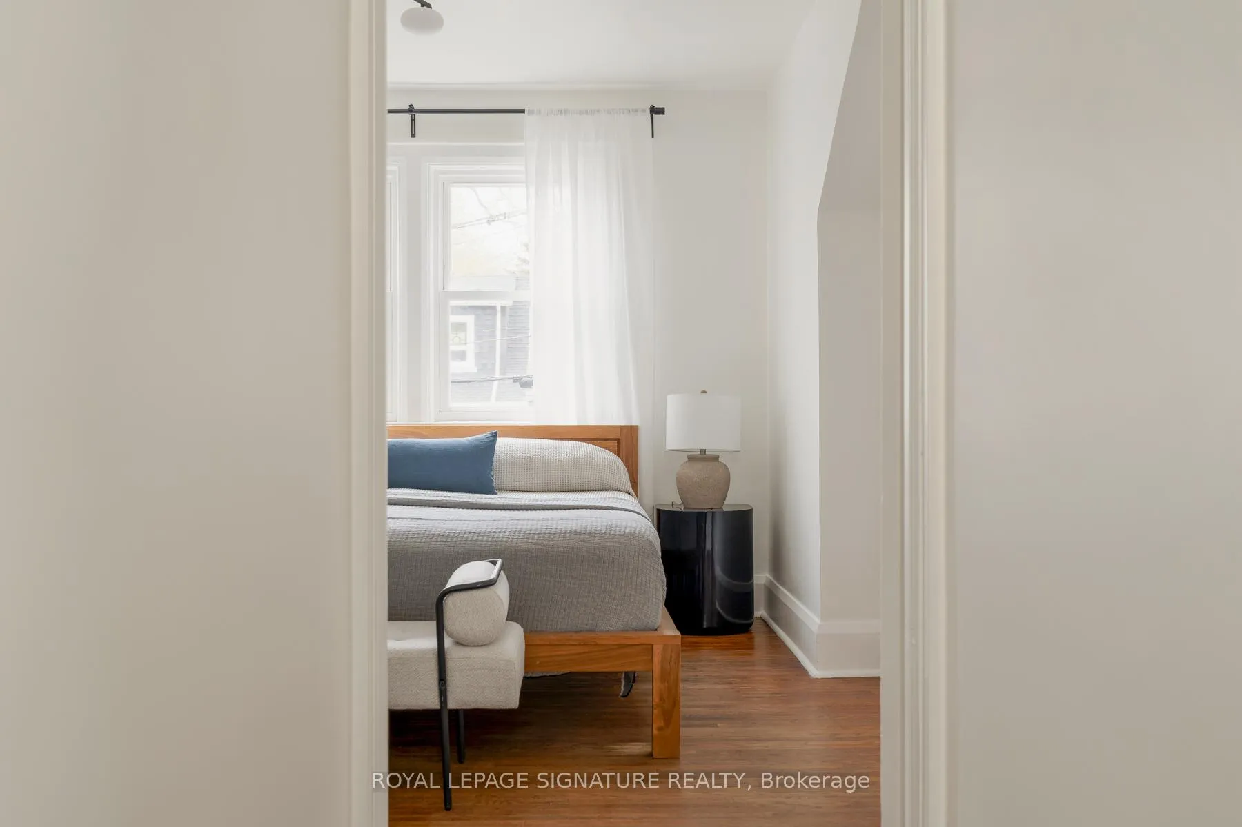 Photo 18 of 41 Firstrbooke Road, Toronto, East End-Danforth — HOMEH