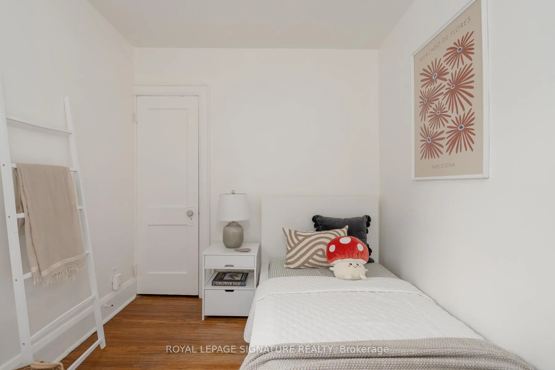 Photo 23 of 41 Firstrbooke Road, Toronto, East End-Danforth — HOMEH