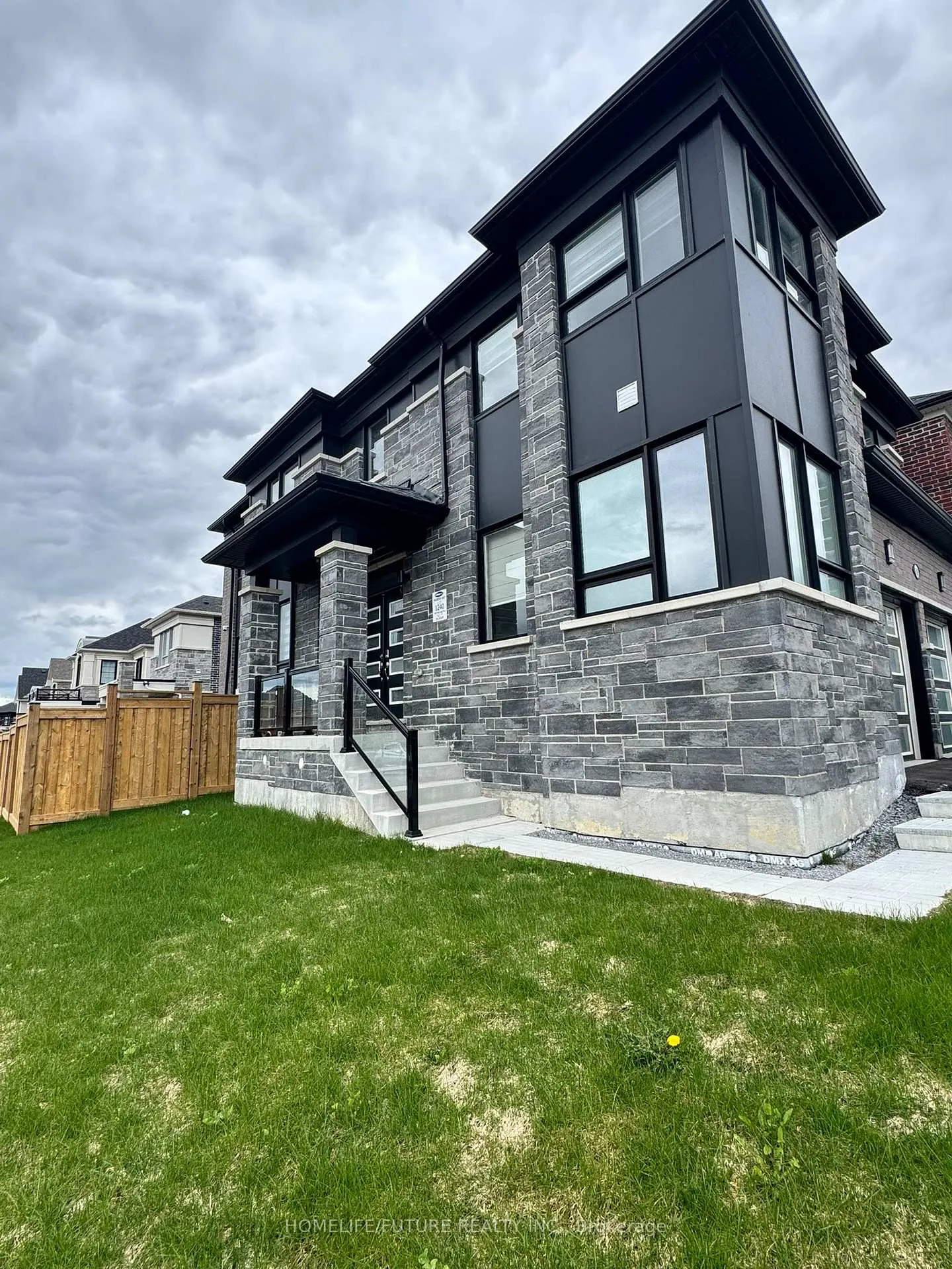 Photo 3 of 1509 Honey Locust Place, Pickering, Rural Pickering — HOMEH