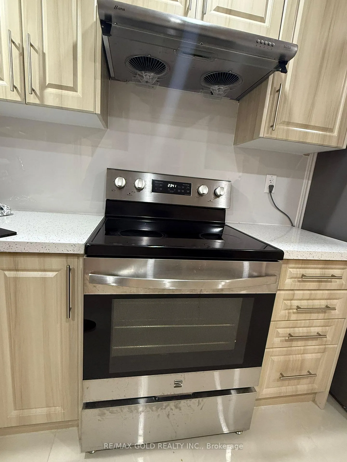 Photo 4 of Unit Bsmt, 35 Latania Boulevard, Brampton, Vales of Castlemore — HOMEH