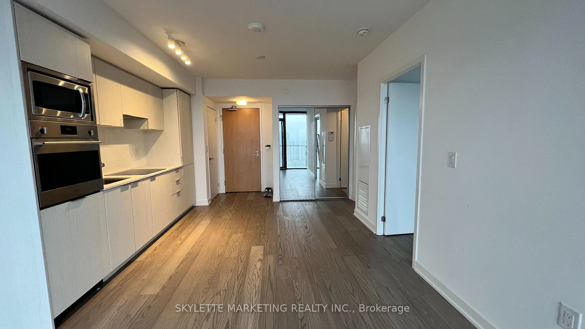 Photo 2 of Unit 3201, 11 Wellesley Street W, Toronto, Bay Street Corridor — HOMEH