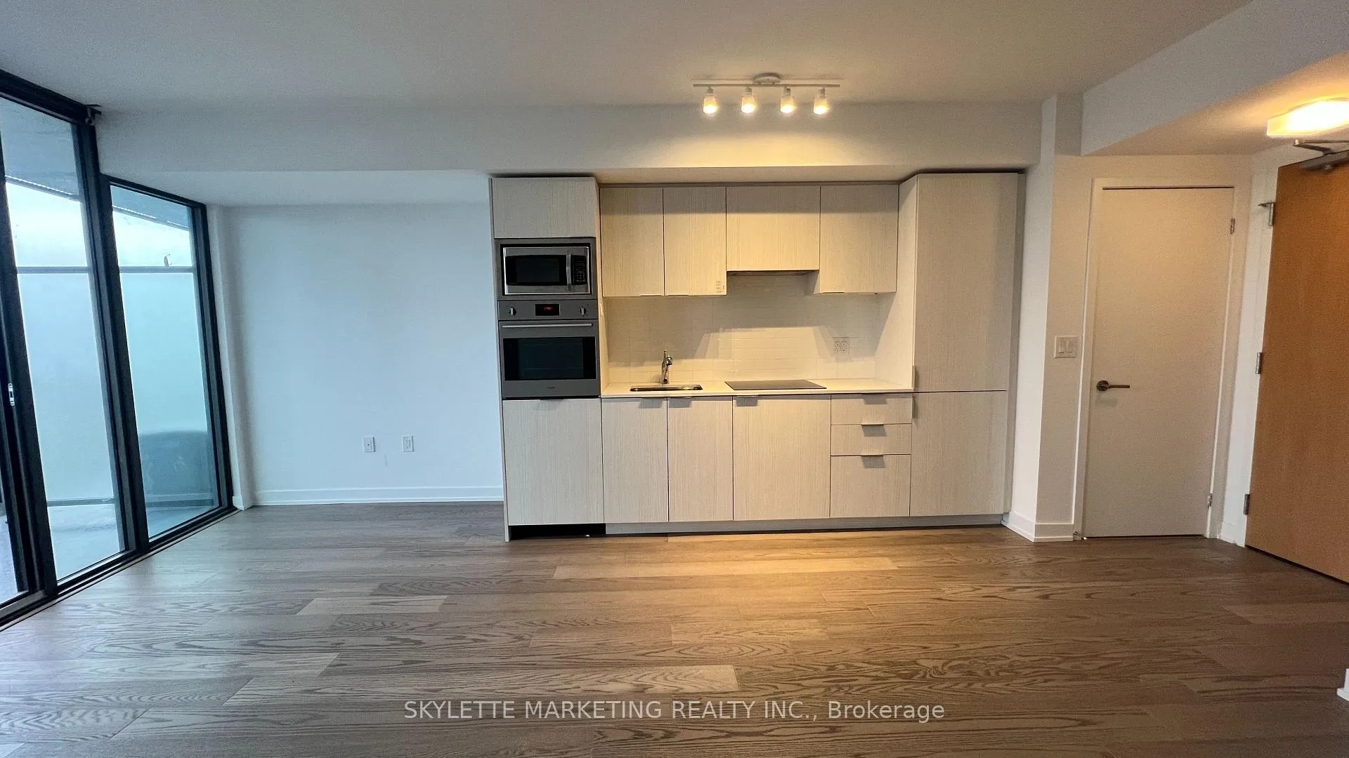Photo 3 of Unit 3201, 11 Wellesley Street W, Toronto, Bay Street Corridor — HOMEH