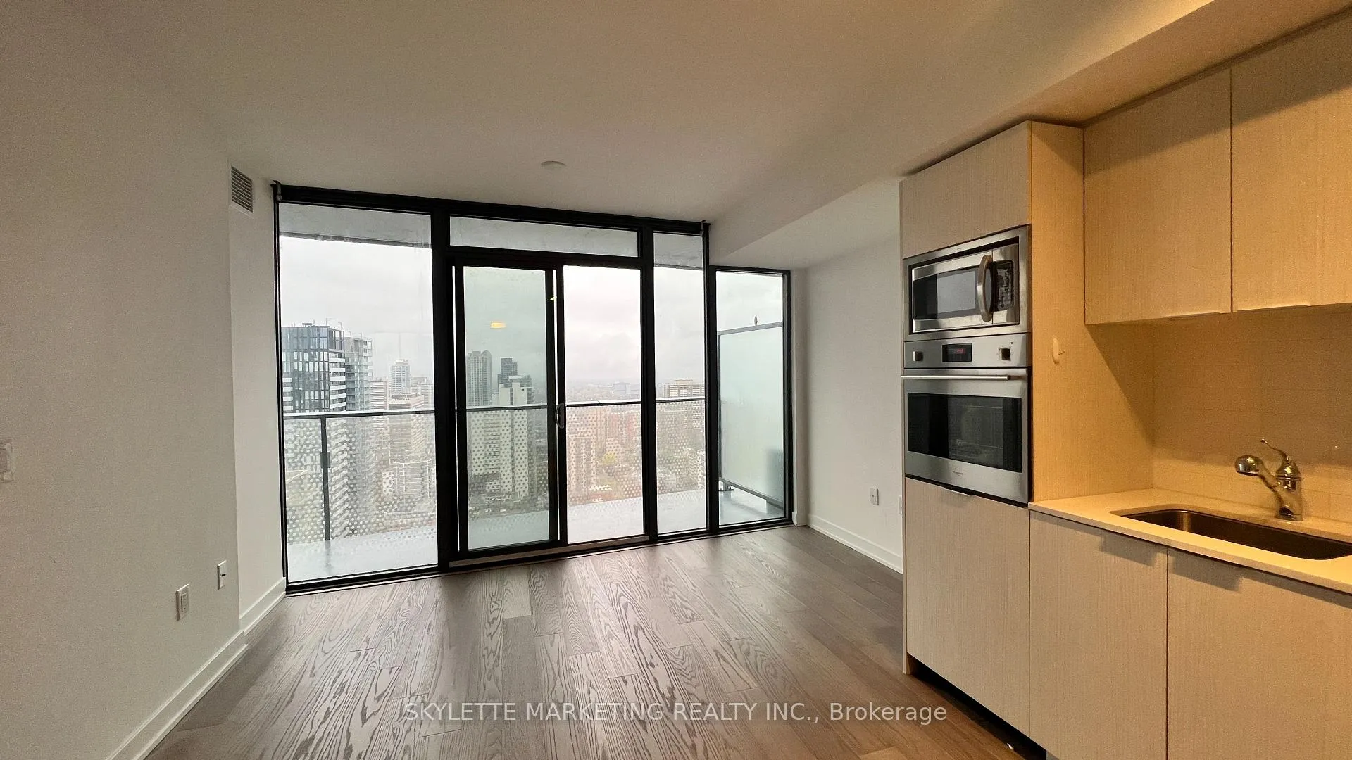 Photo 6 of Unit 3201, 11 Wellesley Street W, Toronto, Bay Street Corridor — HOMEH