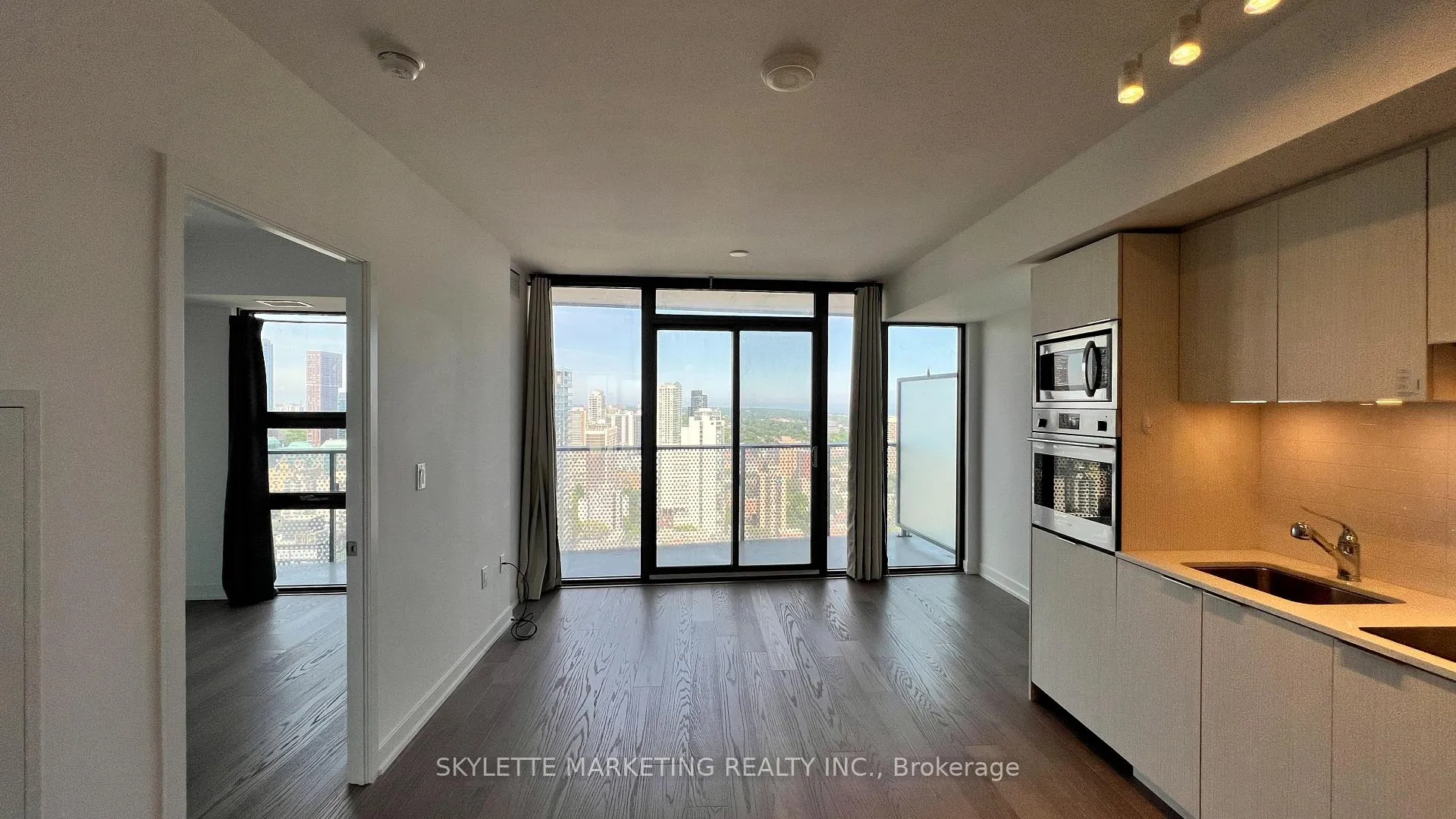 Photo 7 of Unit 3201, 11 Wellesley Street W, Toronto, Bay Street Corridor — HOMEH
