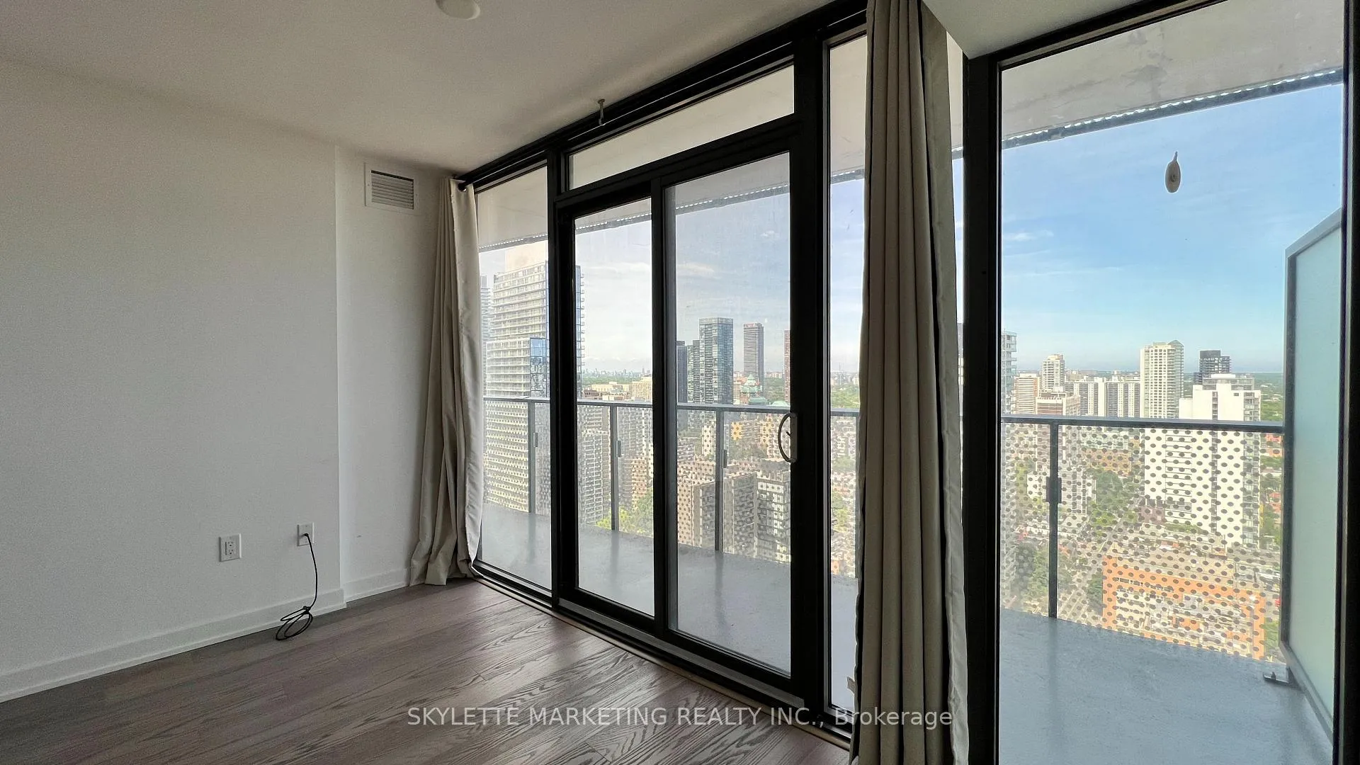 Photo 13 of Unit 3201, 11 Wellesley Street W, Toronto, Bay Street Corridor — HOMEH