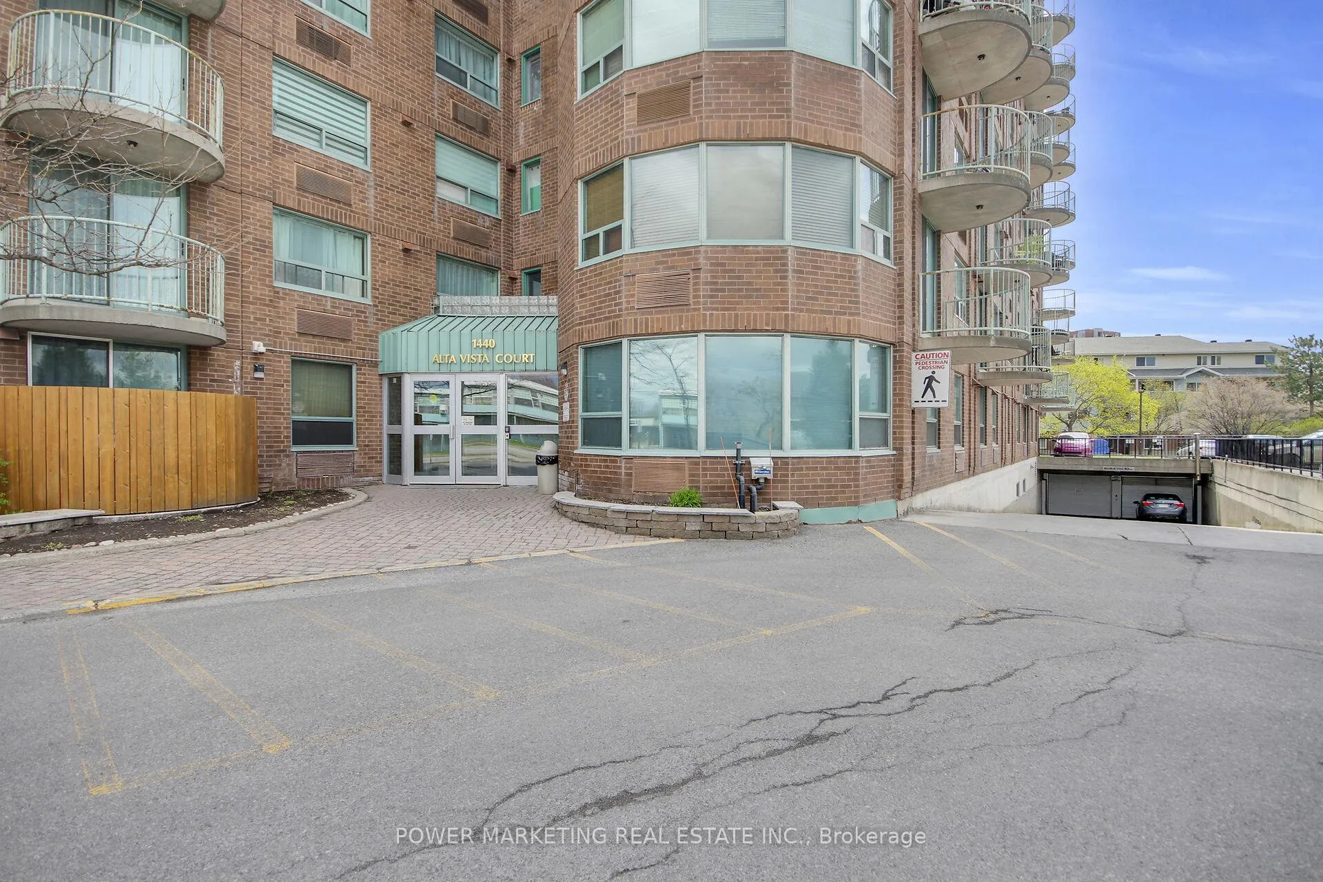 Photo 4 of Unit 212, 1440 Heron Road, Ottawa, Heron Gate — HOMEH