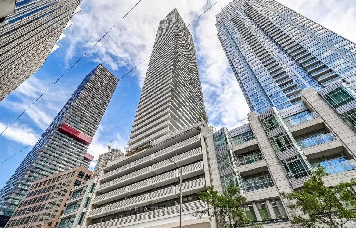 Photo 1 of Unit 1802, 2221 Yonge Street, Toronto, Mount Pleasant West — HOMEH