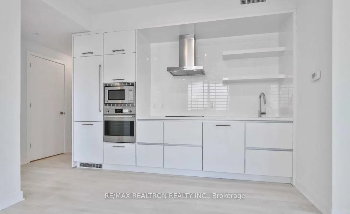 Photo 2 of Unit 1802, 2221 Yonge Street, Toronto, Mount Pleasant West — HOMEH