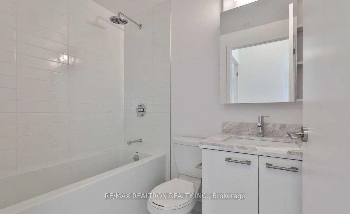 Photo 7 of Unit 1802, 2221 Yonge Street, Toronto, Mount Pleasant West — HOMEH