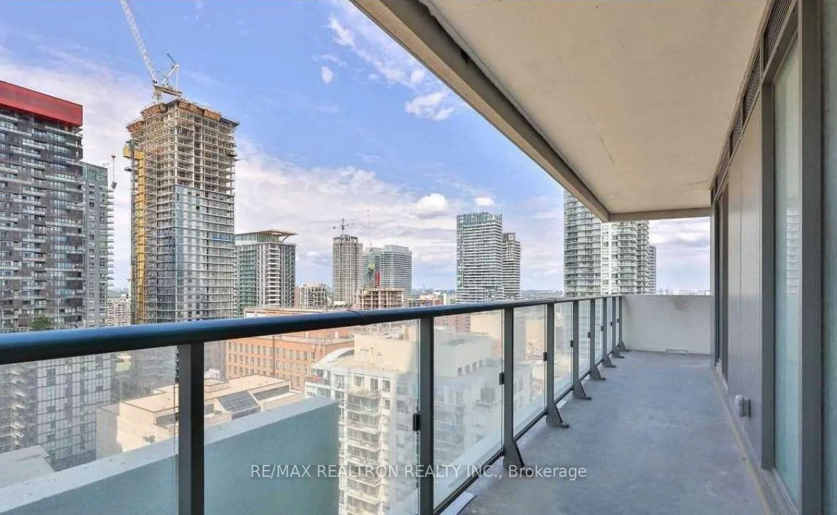 Photo 11 of Unit 1802, 2221 Yonge Street, Toronto, Mount Pleasant West — HOMEH