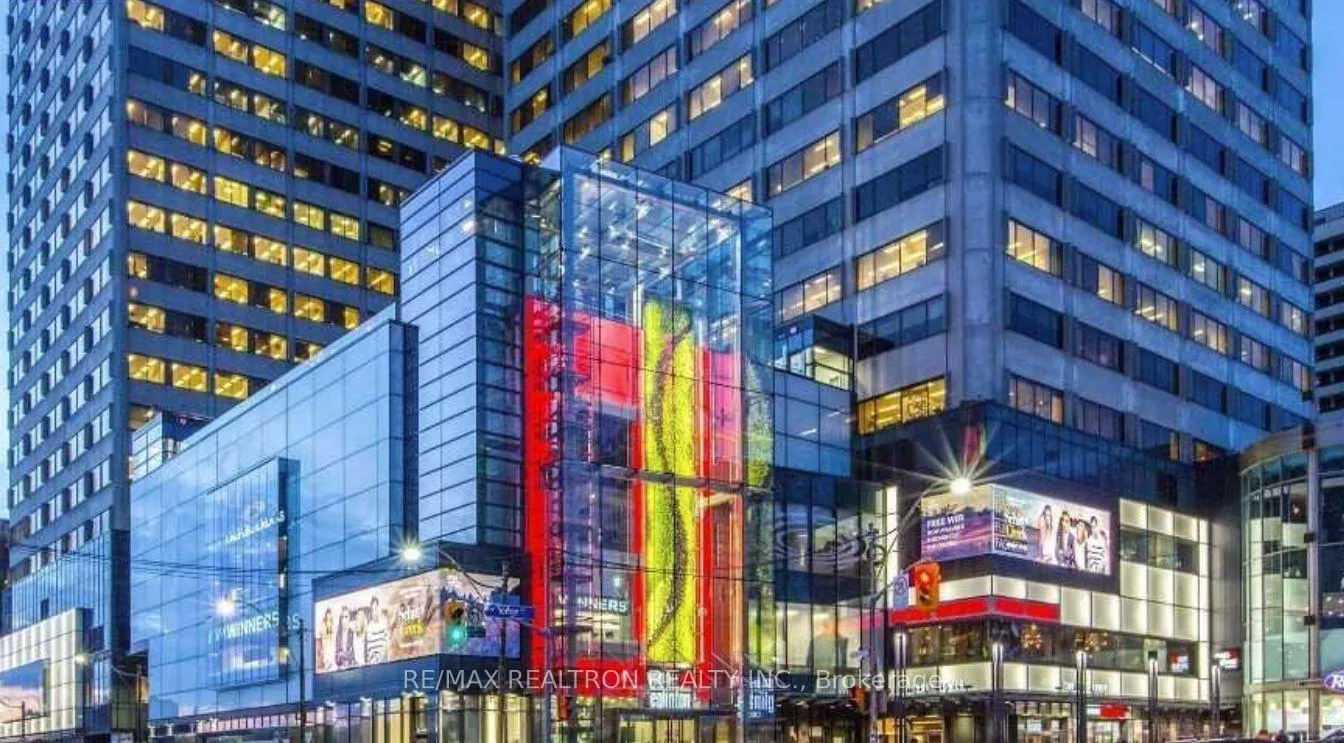 Photo 13 of Unit 1802, 2221 Yonge Street, Toronto, Mount Pleasant West — HOMEH
