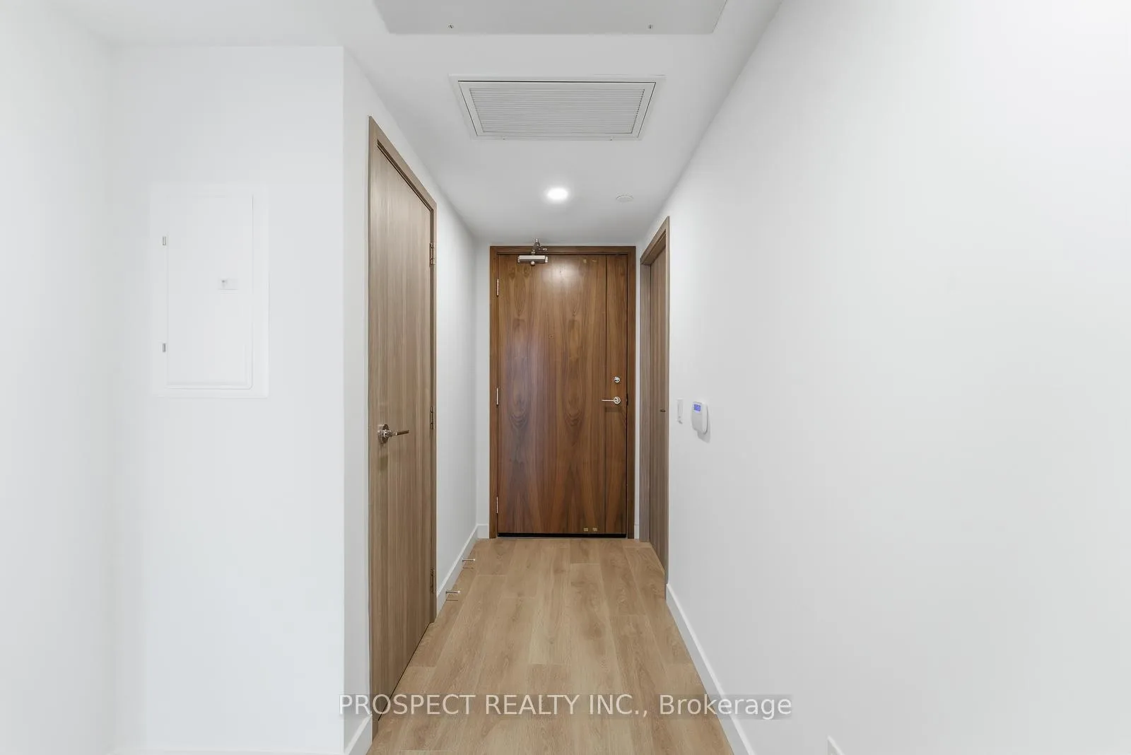 Photo 5 of Unit 935, 1 Concord Cityplac Way, Toronto, Waterfront Communities — HOMEH