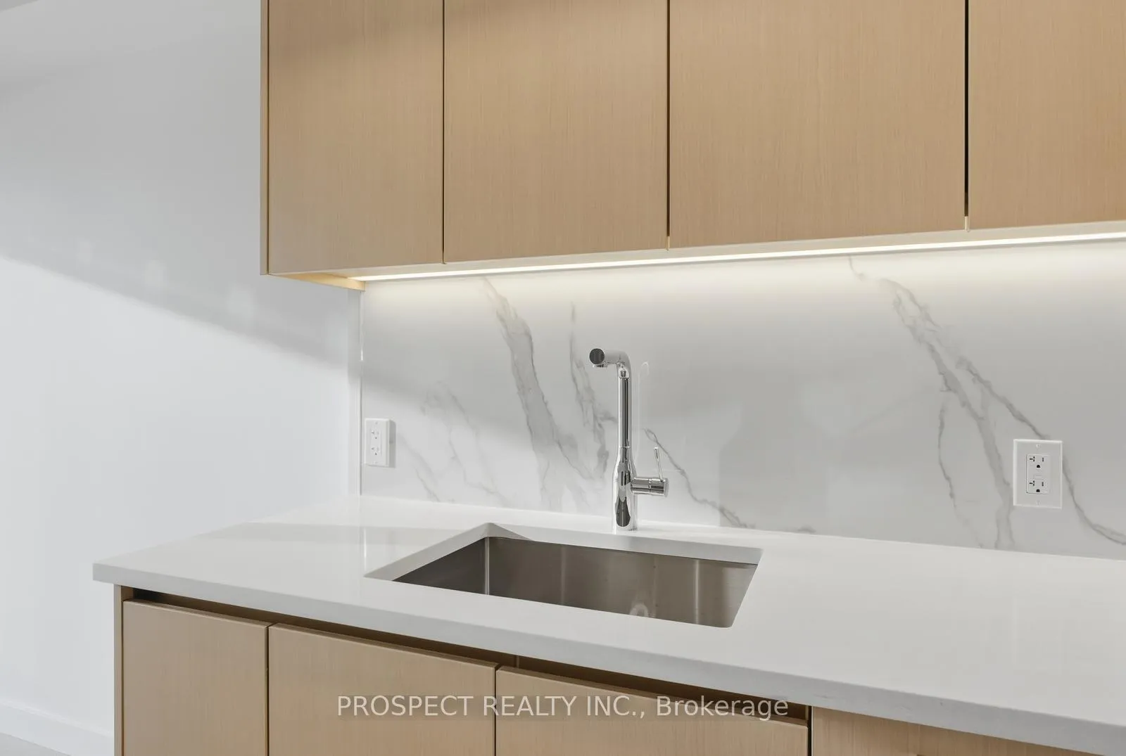 Photo 9 of Unit 935, 1 Concord Cityplac Way, Toronto, Waterfront Communities — HOMEH