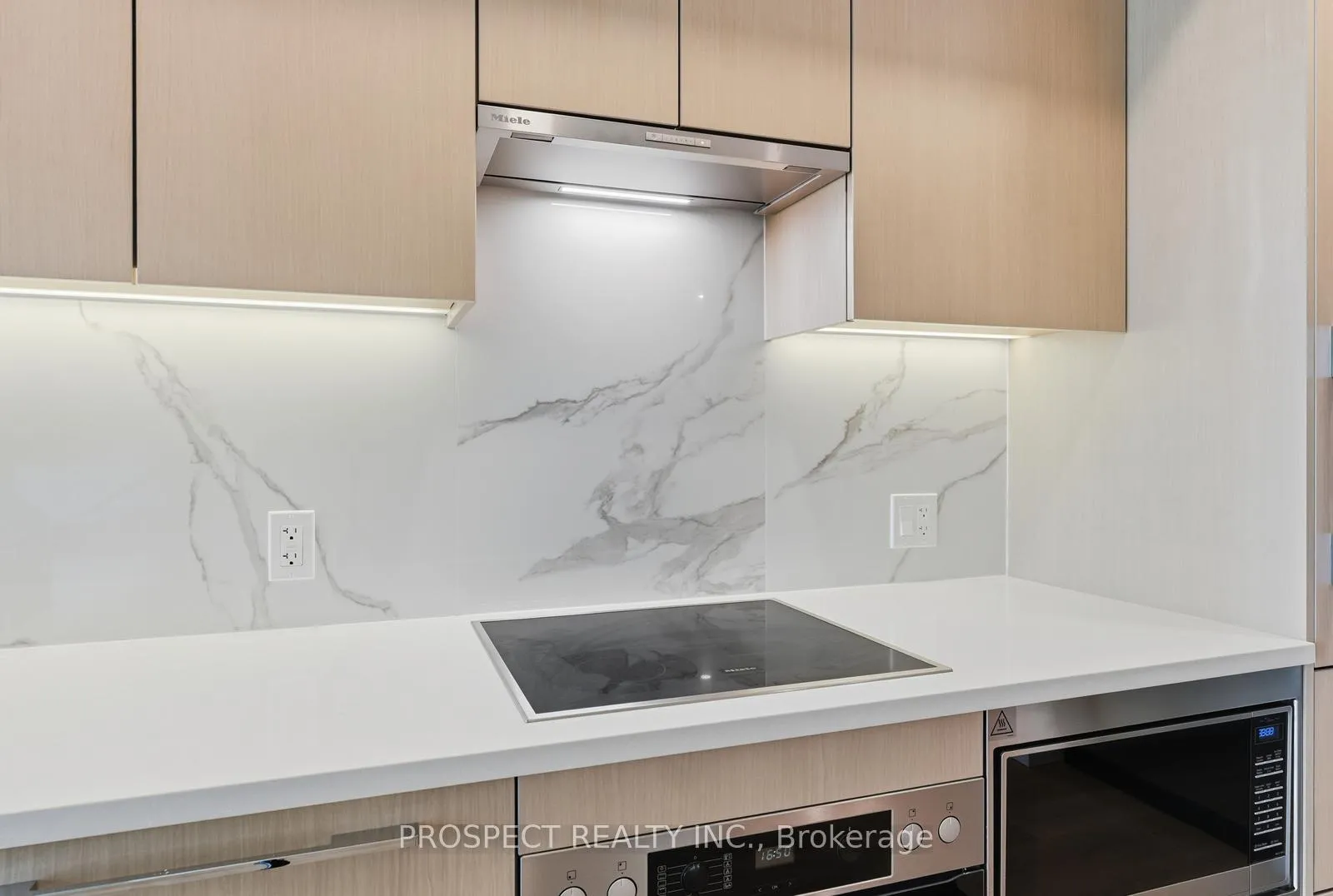 Photo 10 of Unit 935, 1 Concord Cityplac Way, Toronto, Waterfront Communities — HOMEH