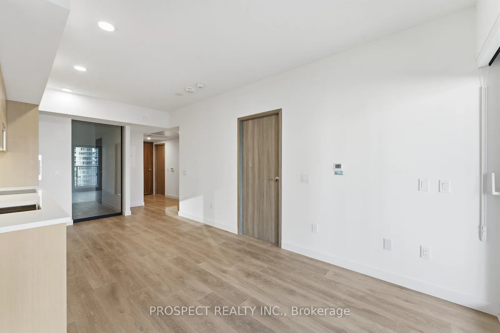 Photo 13 of Unit 935, 1 Concord Cityplac Way, Toronto, Waterfront Communities — HOMEH
