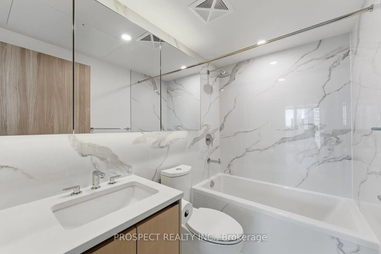 Photo 19 of Unit 935, 1 Concord Cityplac Way, Toronto, Waterfront Communities — HOMEH