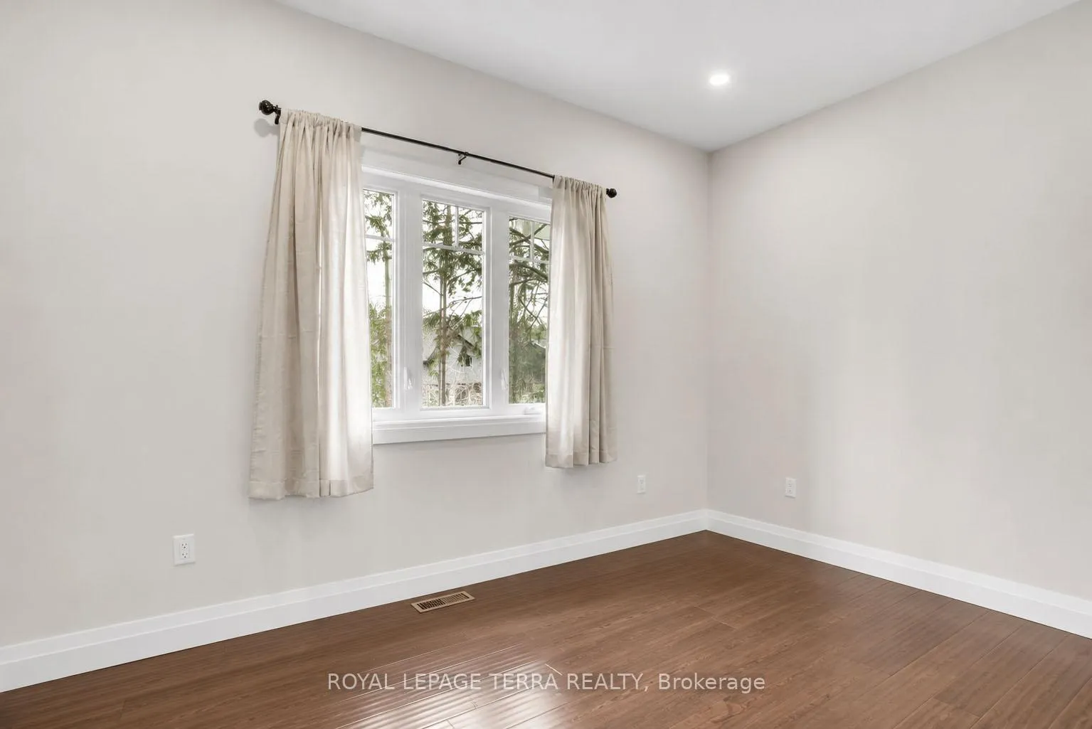 Photo 11 of 30 Bellehumeur Road, Tiny, Rural Tiny — HOMEH