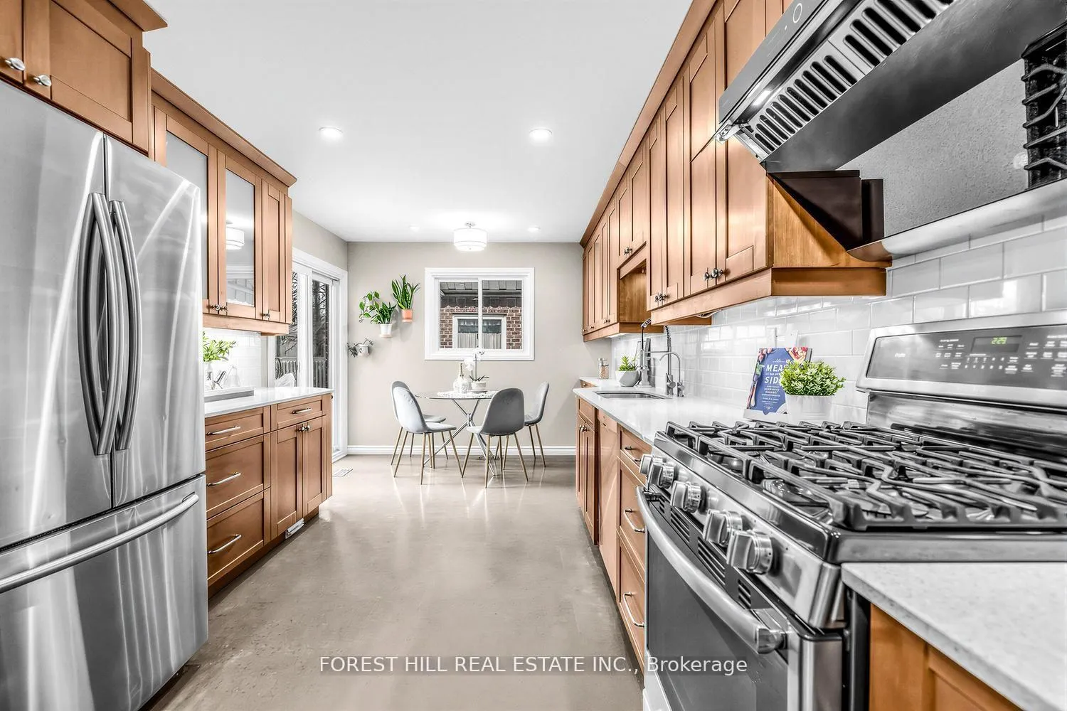Photo 10 of 49 Seaton Drive, Aurora, Aurora Highlands — HOMEH