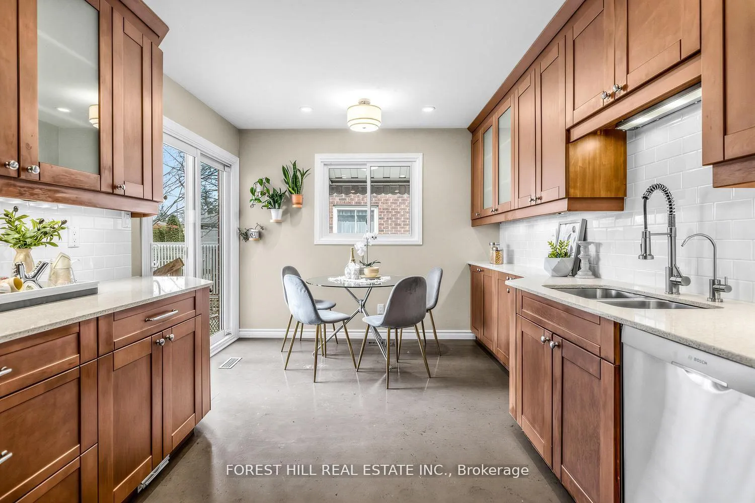 Photo 11 of 49 Seaton Drive, Aurora, Aurora Highlands — HOMEH