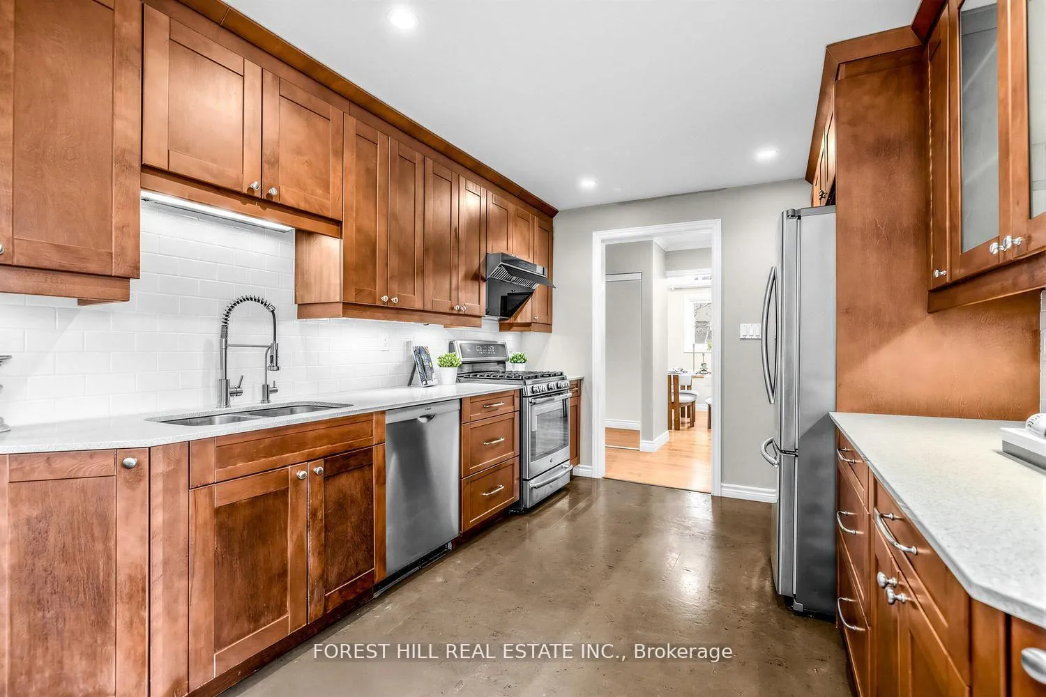 Photo 13 of 49 Seaton Drive, Aurora, Aurora Highlands — HOMEH