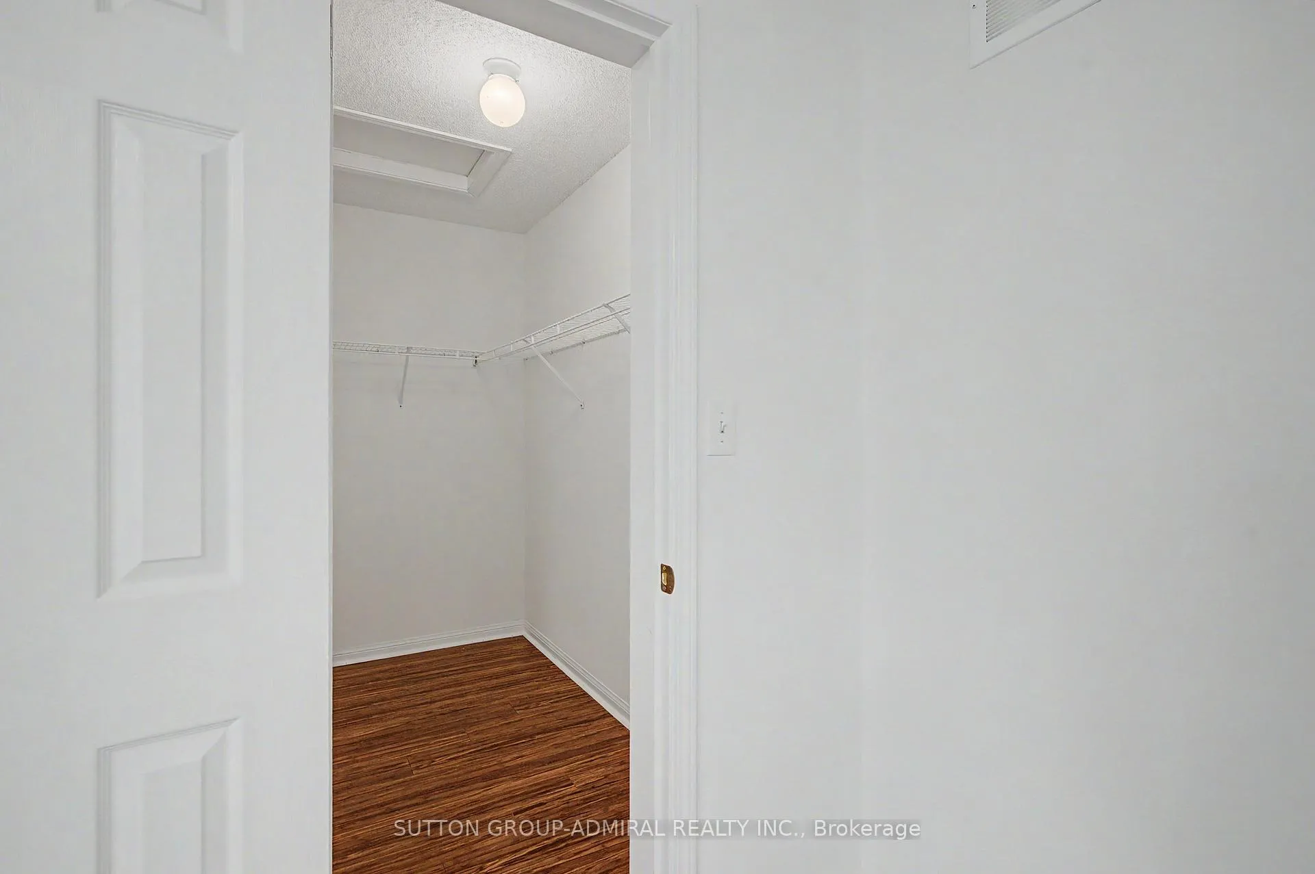 Photo 13 of 3117 Rotary Way, Burlington, Alton — HOMEH