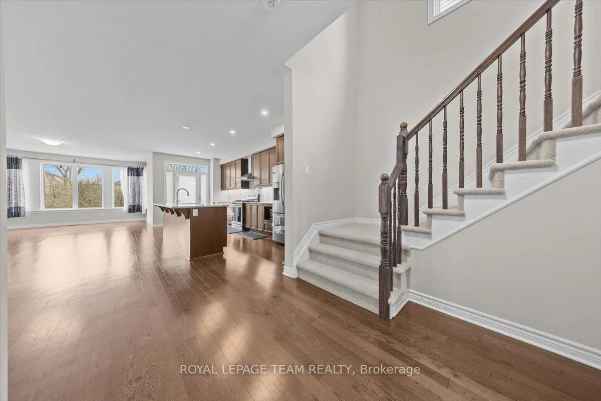 Photo 5 of 20 Cento Way, Ottawa, Stittsville (North) — HOMEH