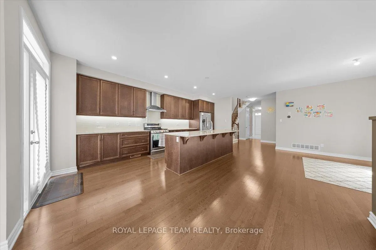 Photo 9 of 20 Cento Way, Ottawa, Stittsville (North) — HOMEH