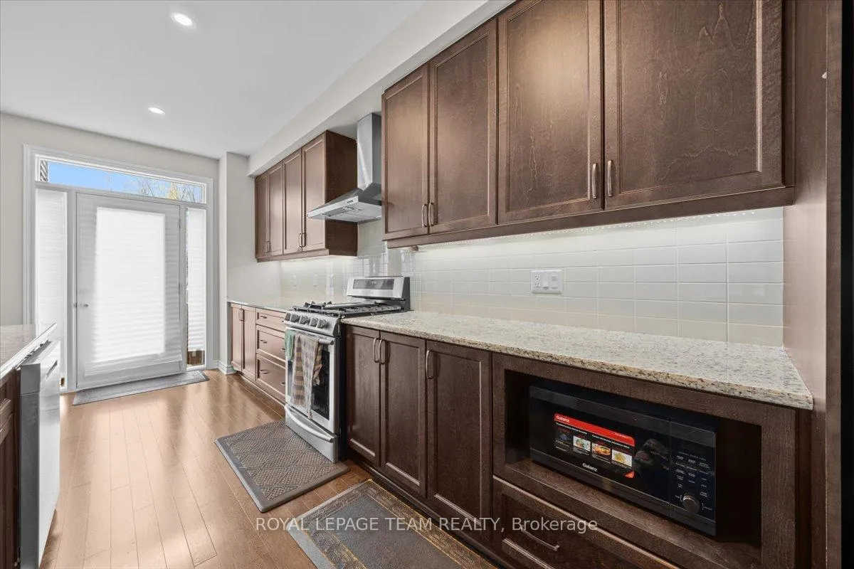 Photo 11 of 20 Cento Way, Ottawa, Stittsville (North) — HOMEH