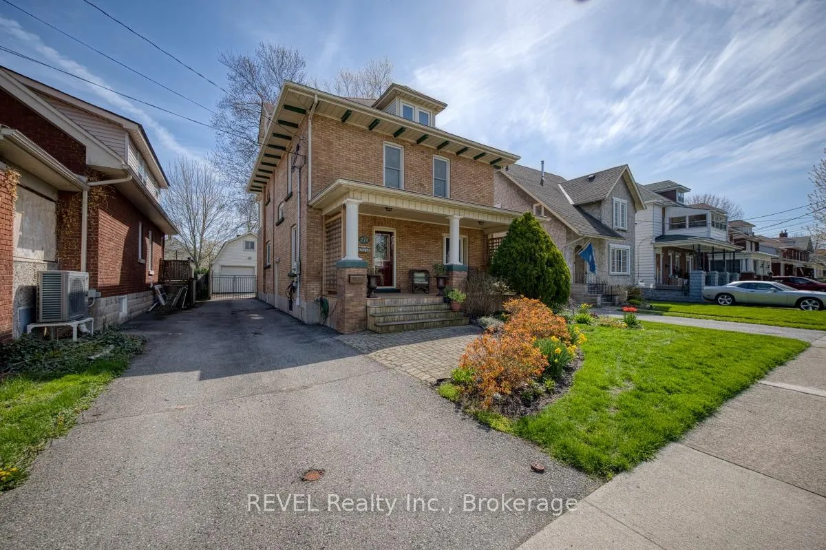 Front of 218 Kent Street