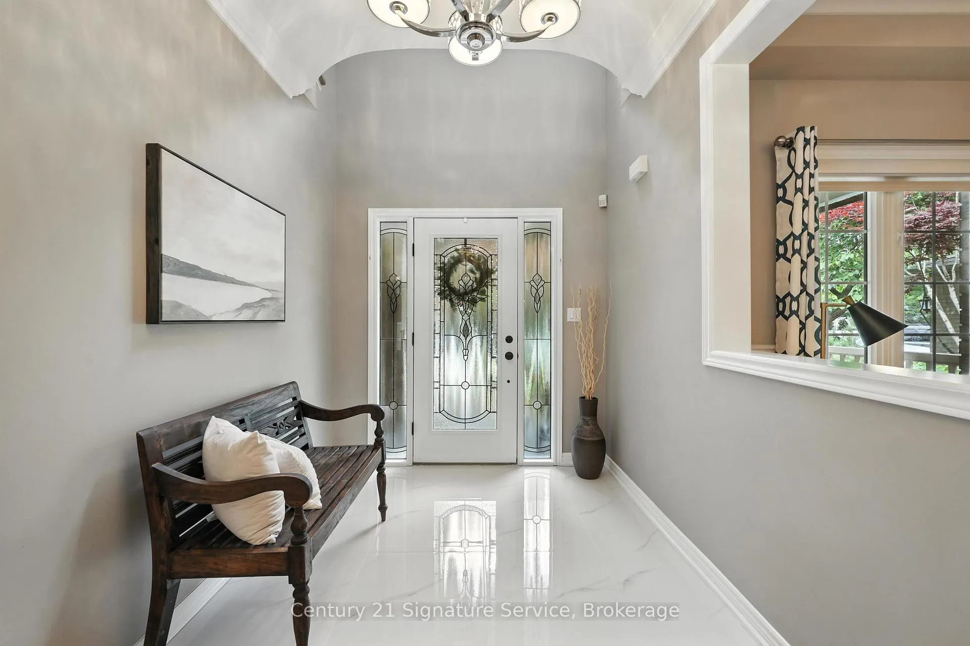 Photo 3 of 77 Esposito Drive, Caledon, Bolton East — HOMEH