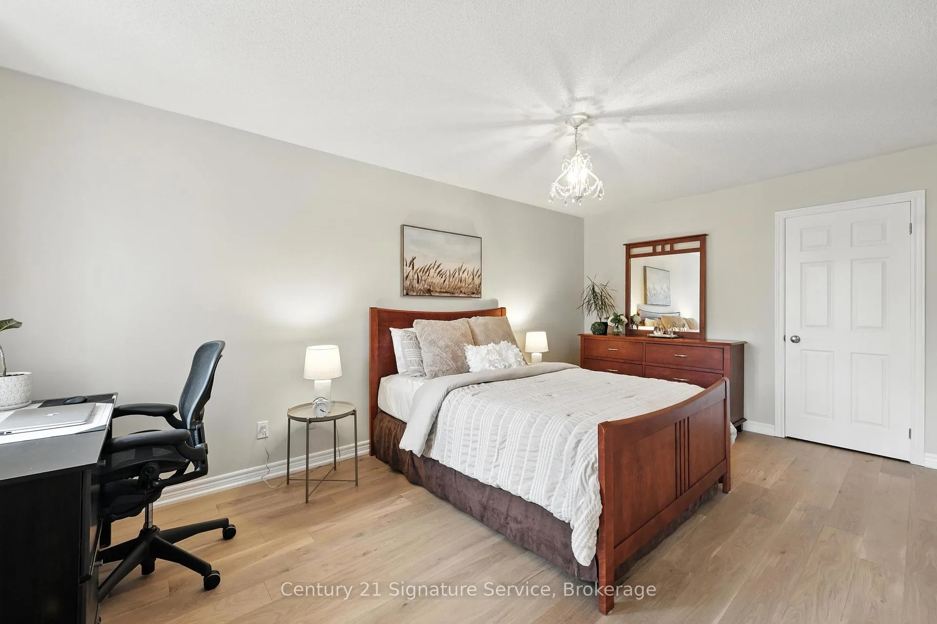 Photo 23 of 77 Esposito Drive, Caledon, Bolton East — HOMEH