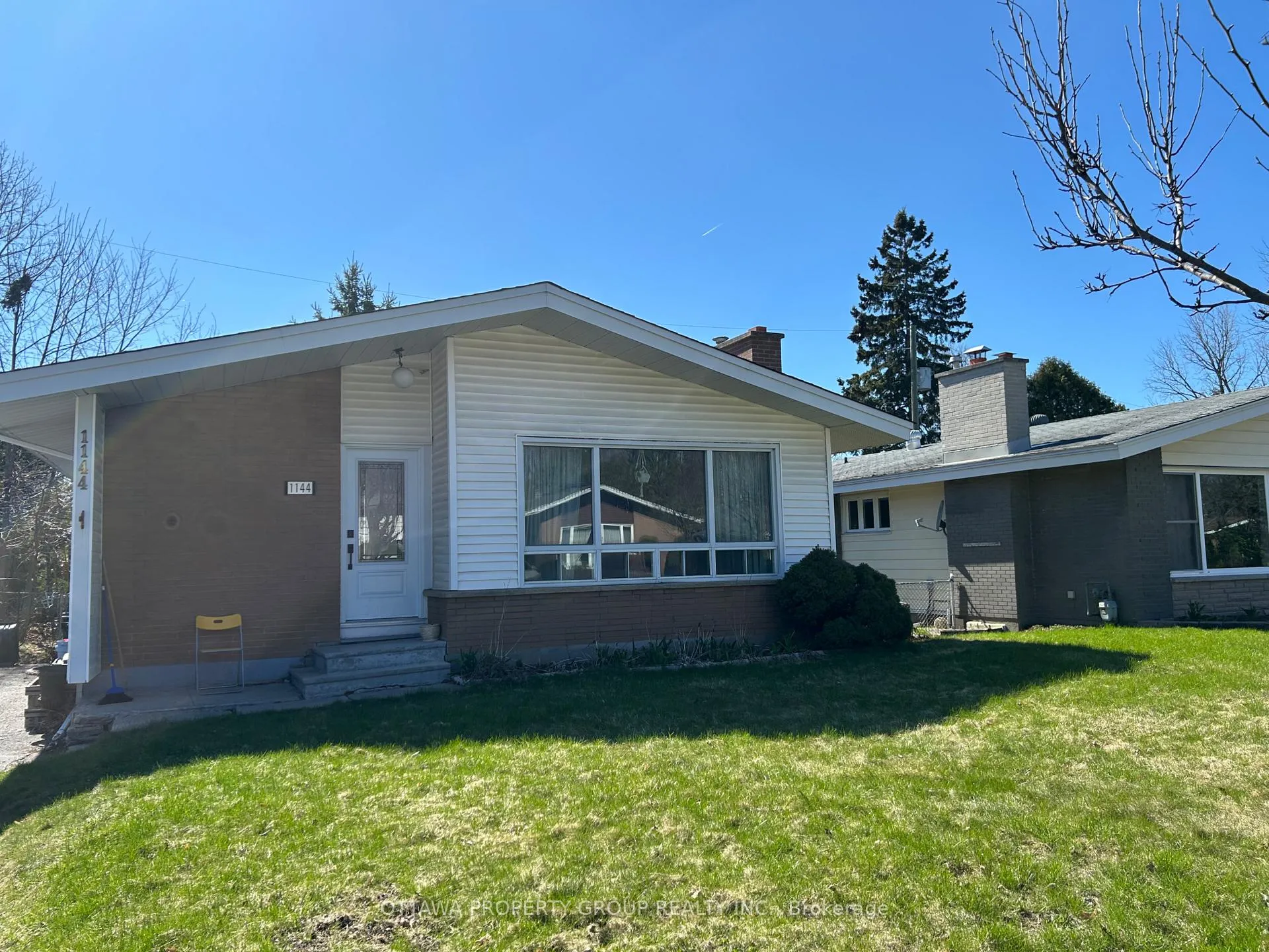 Photo 2 of 1144 Parkway Drive, Ottawa, Parkway Park — HOMEH
