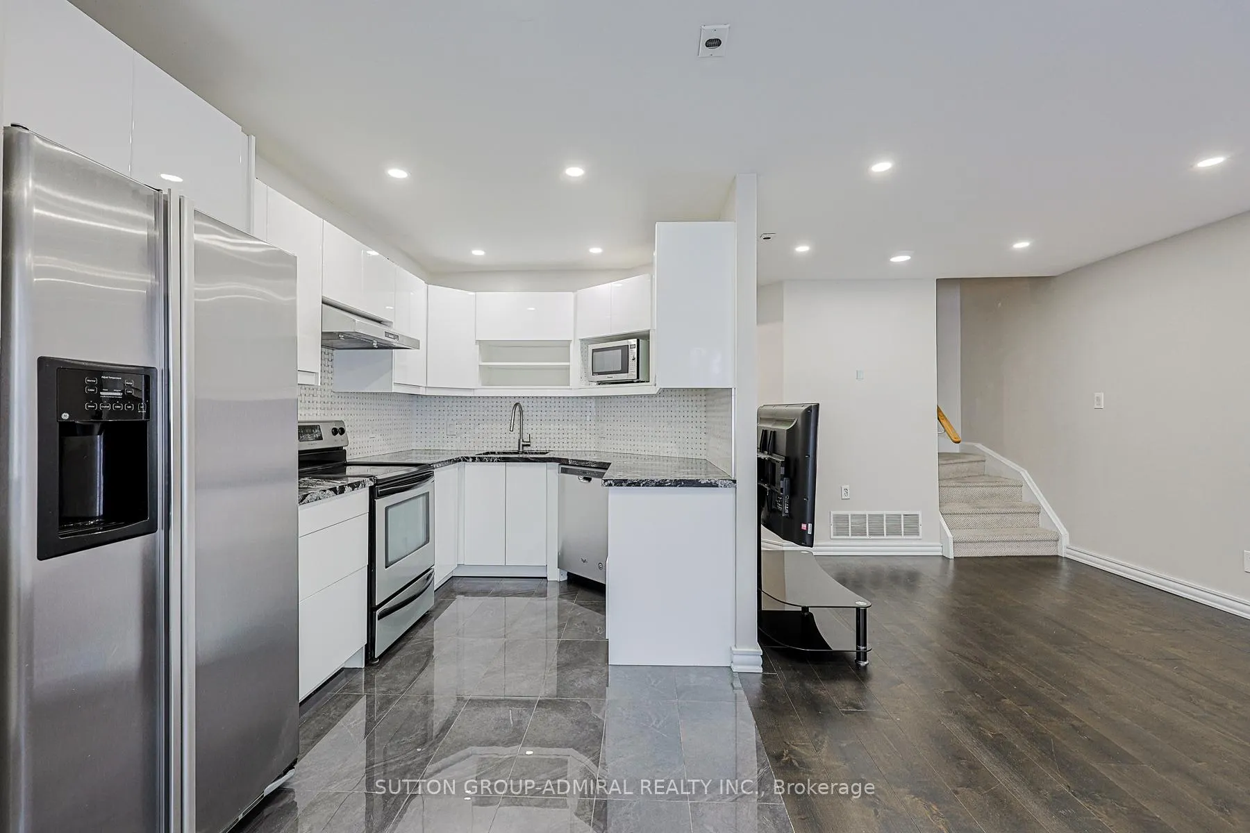 Photo 4 of Unit 96, 151 Townsgate Drive, Vaughan, Crestwood-Springfarm-Yorkhill — HOMEH