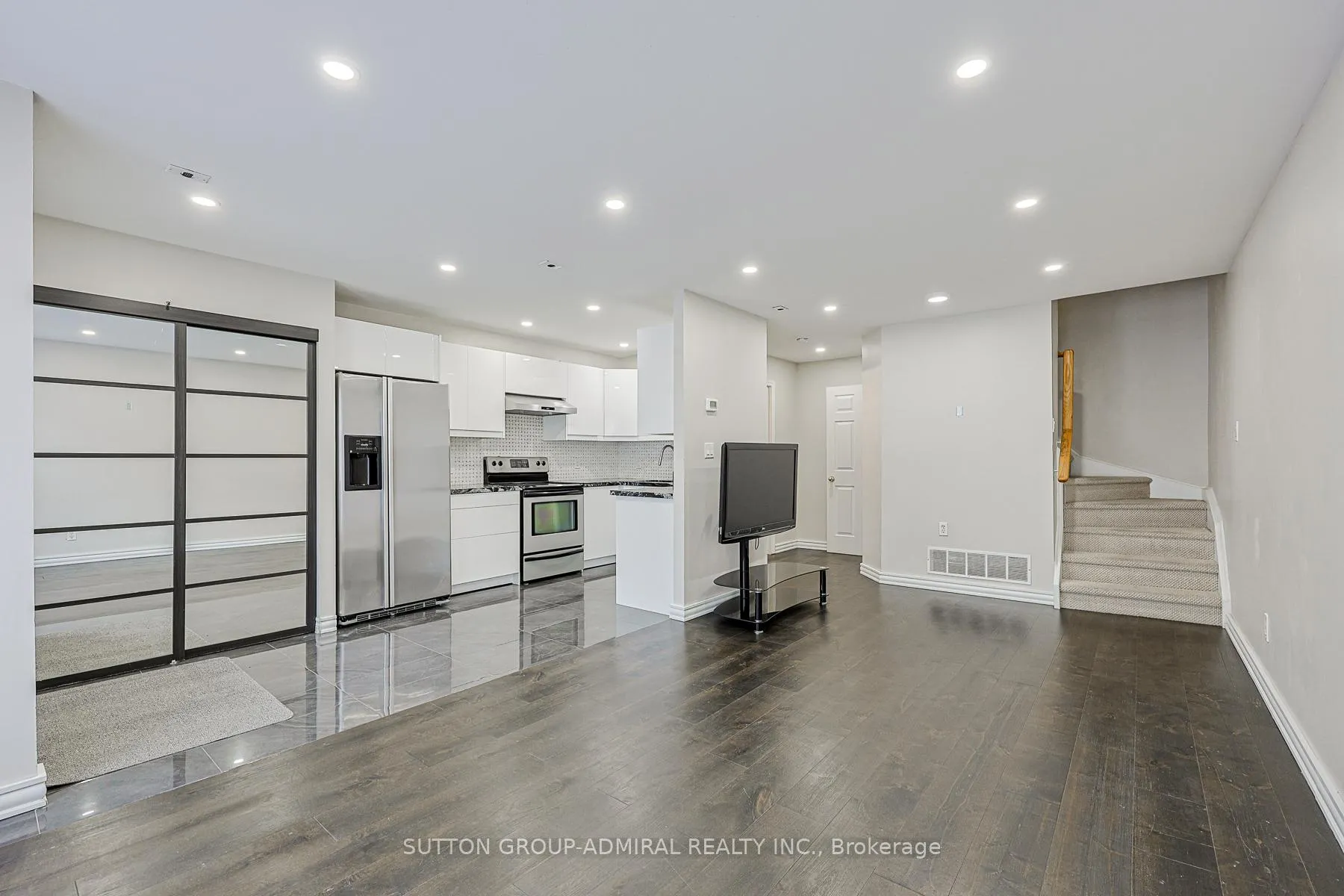 Photo 6 of Unit 96, 151 Townsgate Drive, Vaughan, Crestwood-Springfarm-Yorkhill — HOMEH