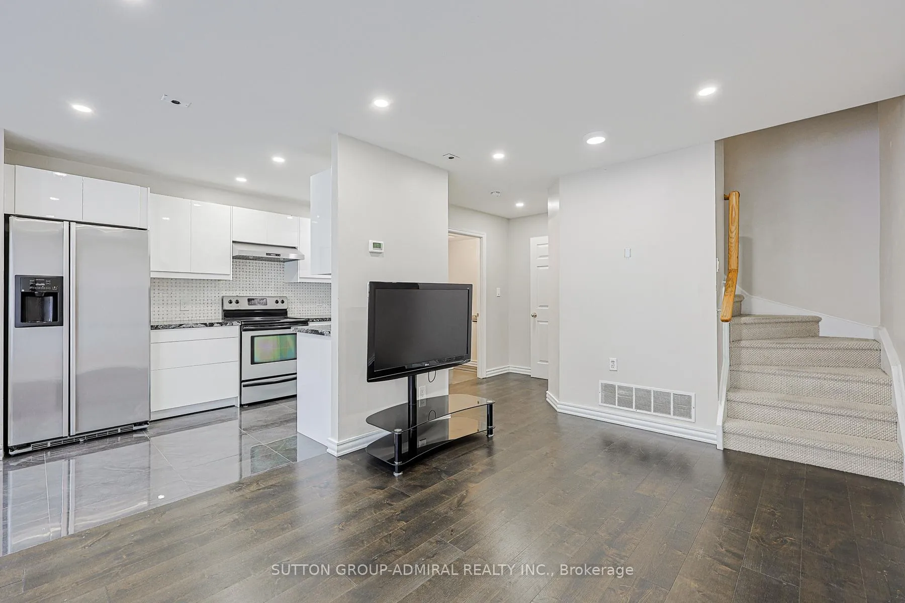 Photo 7 of Unit 96, 151 Townsgate Drive, Vaughan, Crestwood-Springfarm-Yorkhill — HOMEH