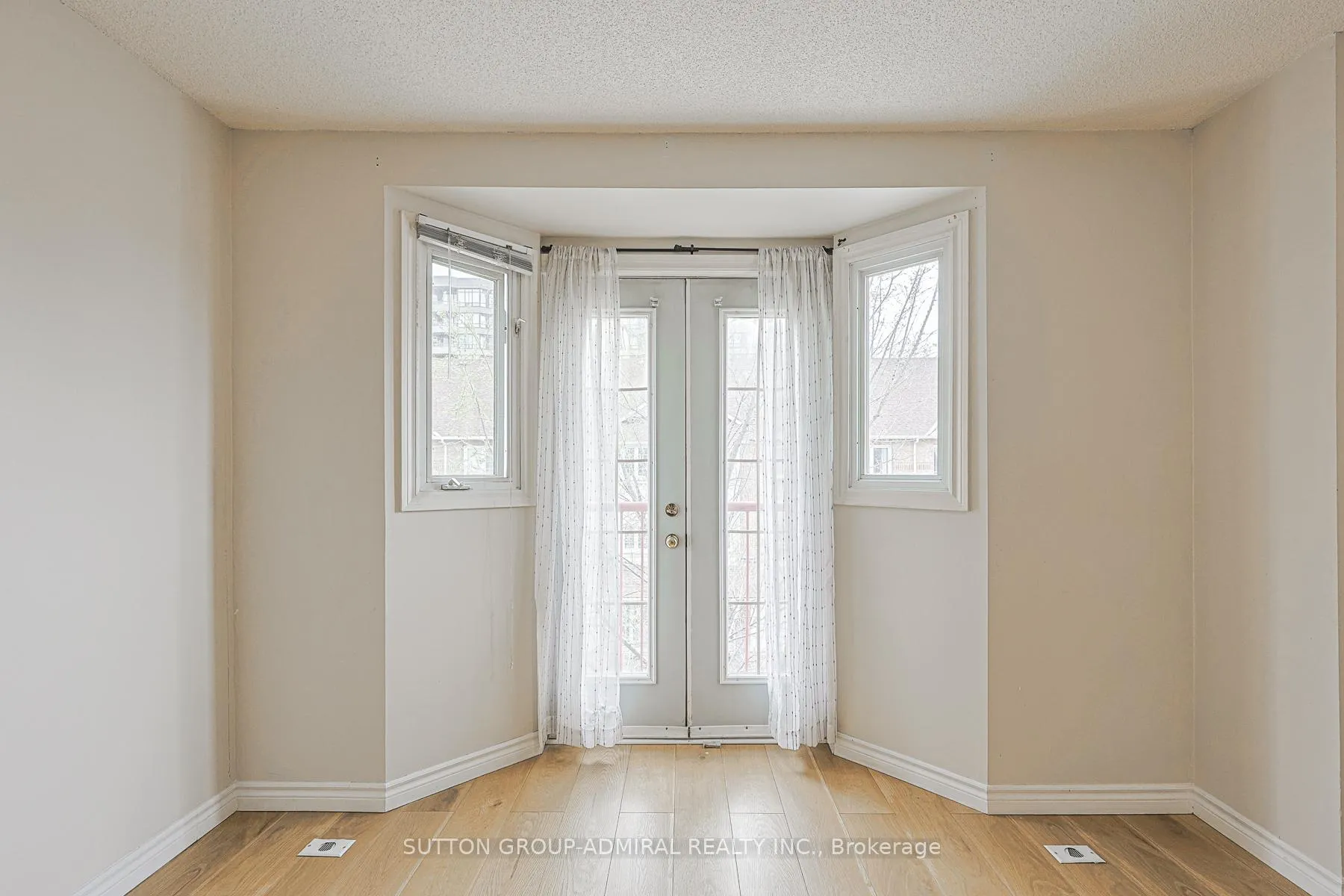 Photo 13 of Unit 96, 151 Townsgate Drive, Vaughan, Crestwood-Springfarm-Yorkhill — HOMEH