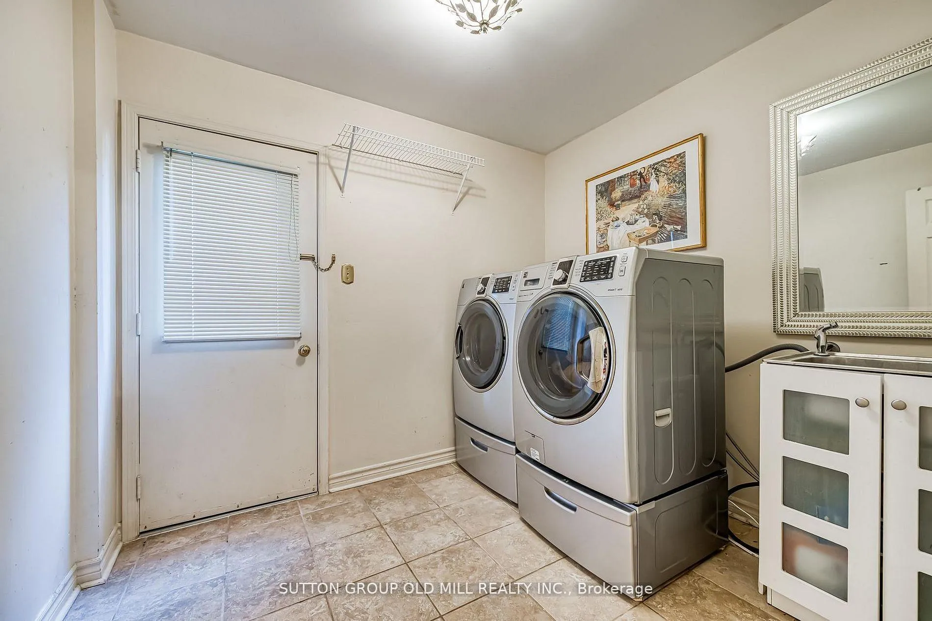 Photo 9 of 267 Aurora Heights Drive, Aurora, Aurora Heights — HOMEH