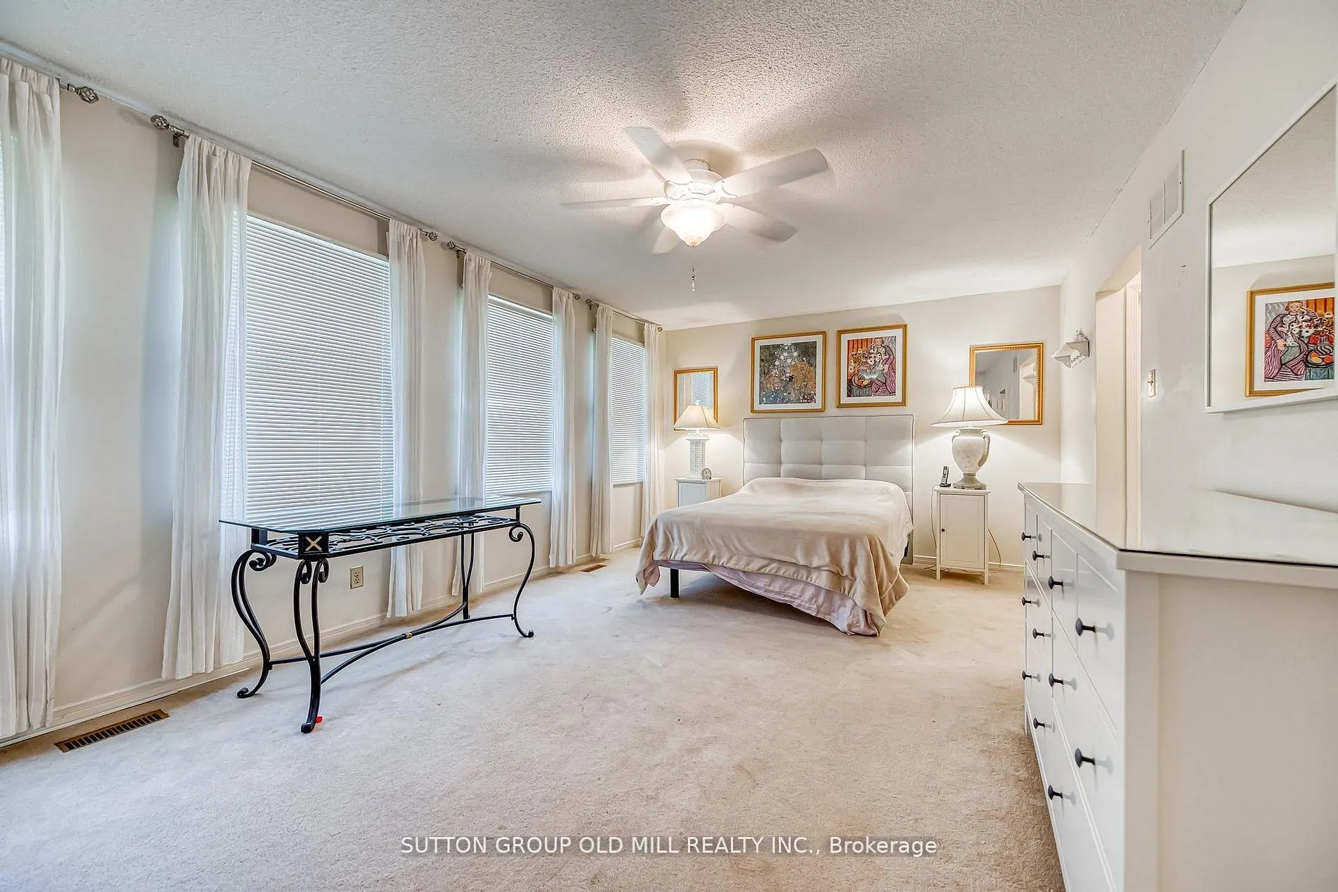 Photo 10 of 267 Aurora Heights Drive, Aurora, Aurora Heights — HOMEH