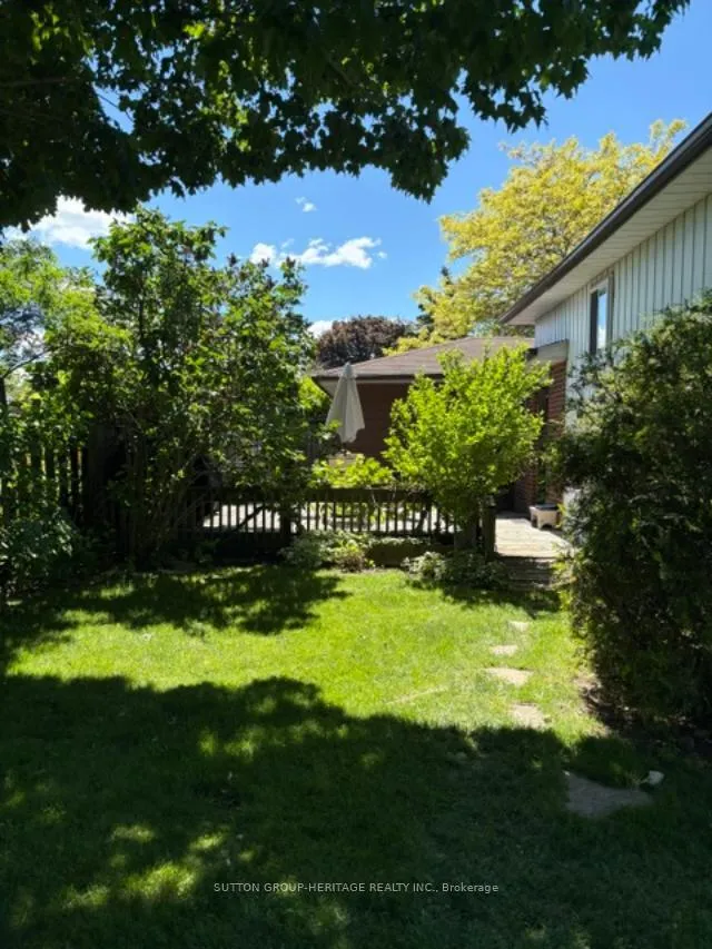 Photo 34 of 35 Albery Crescent, Ajax, South East — HOMEH